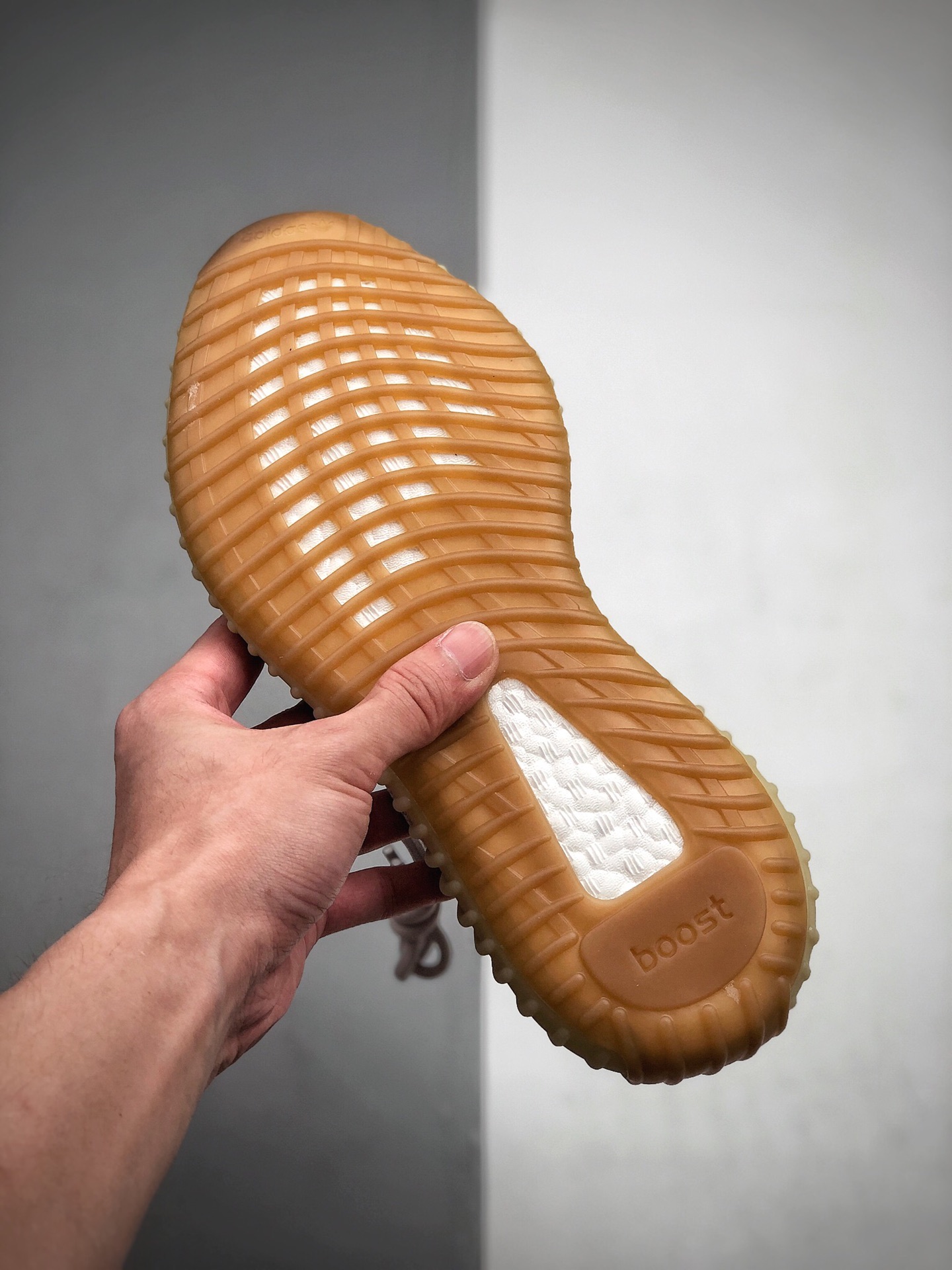 150 Adidas Yeezy Boost 350 V2 椰子系列/芝麻 侃爷最新力作 缓震爆米花大底 货号：F99710