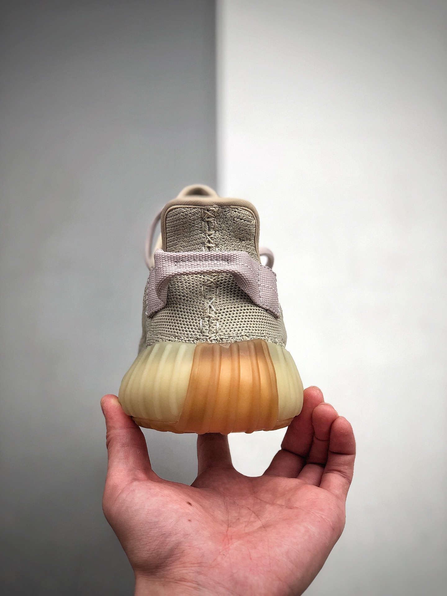 150 Adidas Yeezy Boost 350 V2 椰子系列/芝麻 侃爷最新力作 缓震爆米花大底 货号：F99710