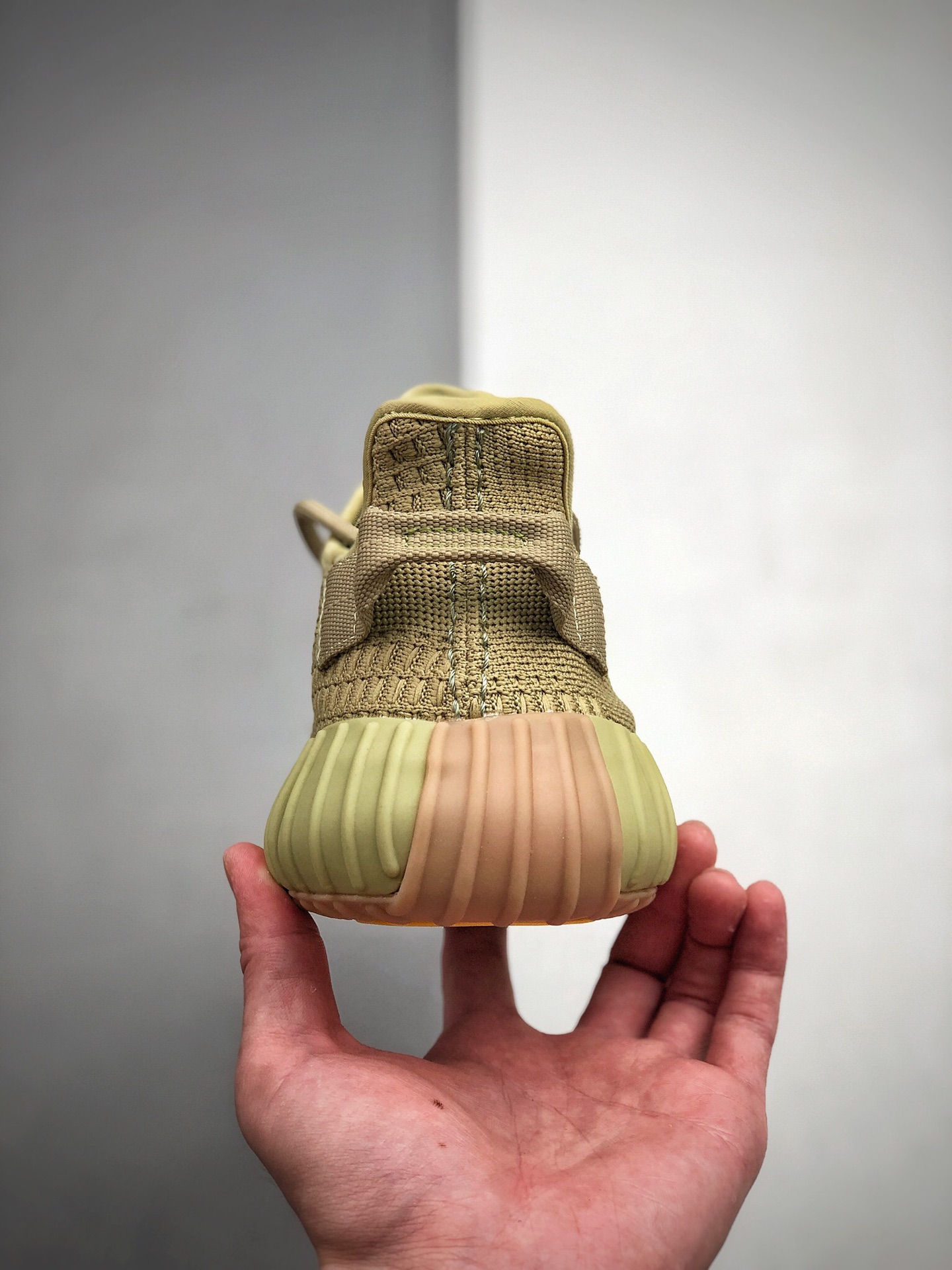 150 公司级真爆 Adidas Yeezy 350 Boost V2 抹茶绿 硫磺 货号：FY5346