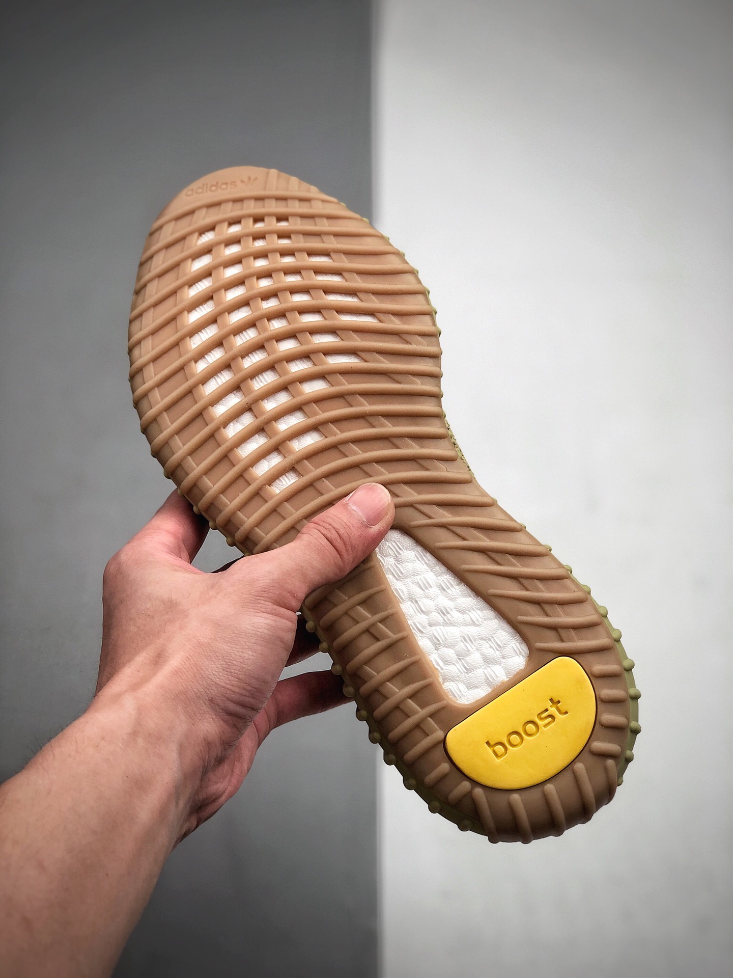 150 公司级真爆 Adidas Yeezy 350 Boost V2 抹茶绿 硫磺 货号：FY5346