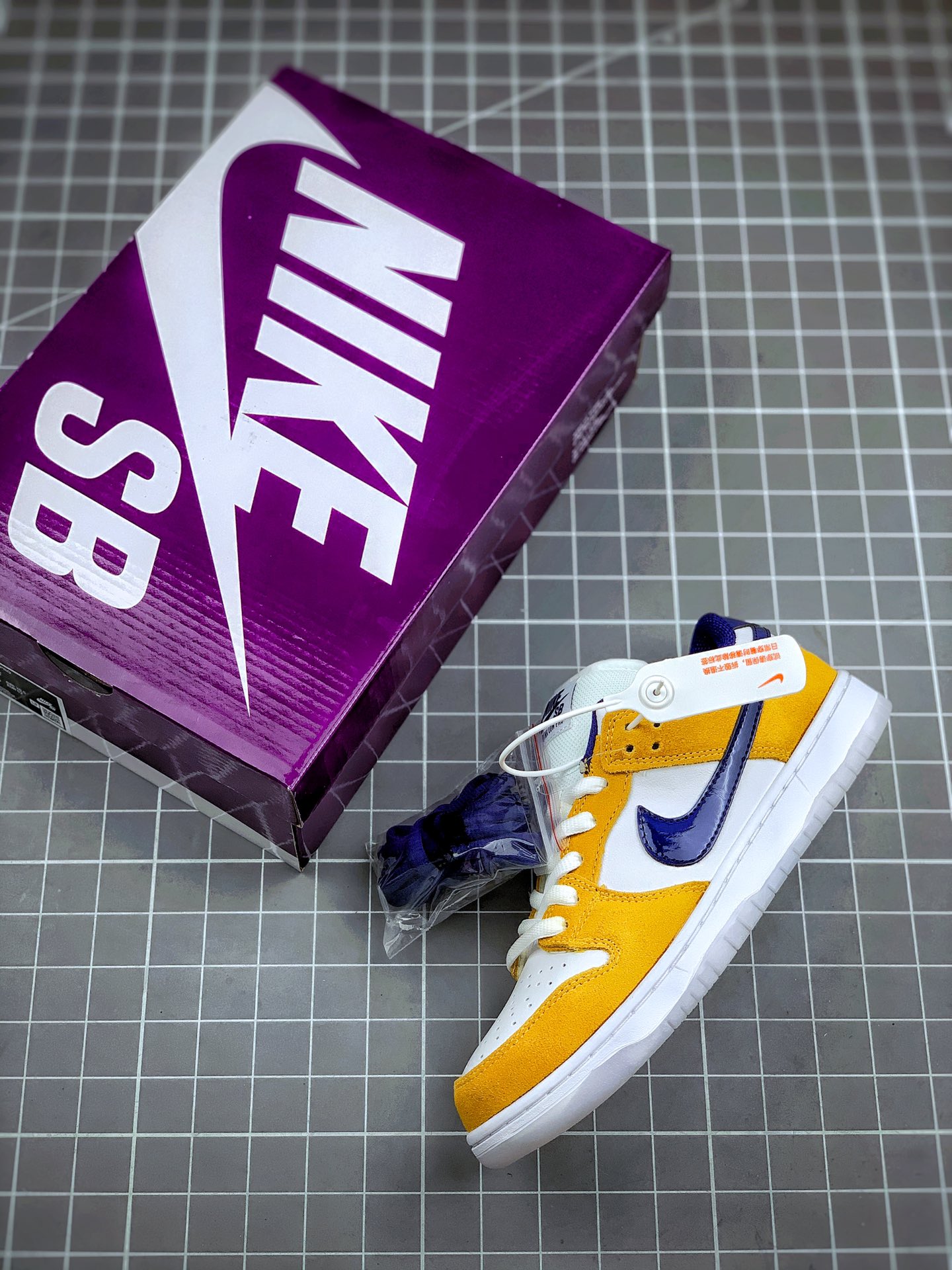 250 Nike SB Dunk Low Laser Orange 湖人紫金配色 大厂公司级出品 货号：BQ6817-800