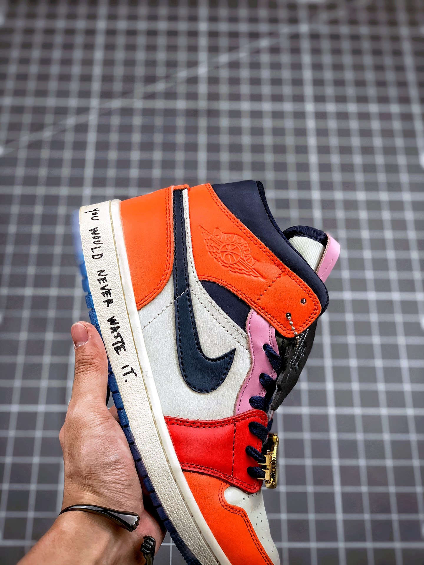 280 Melody Ehsani x Air Jordan 1 Mid “Fearless” 手表  橙绿鸳鸯 AJ1乔一中帮休闲板鞋 CQ7629-100