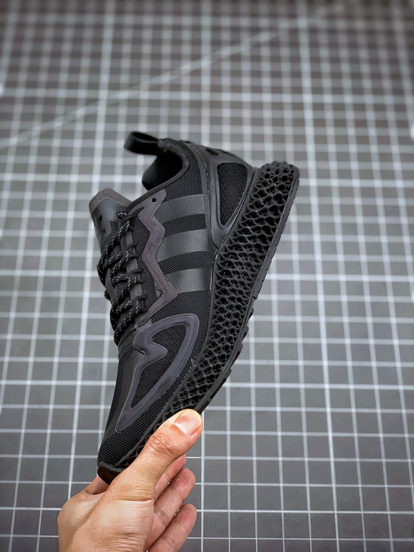 280 穿梭矢量未来，致敬全新科技4D打印阿迪达斯Adidas AlphaEDGE 4D竖状 变色龙 FV9029