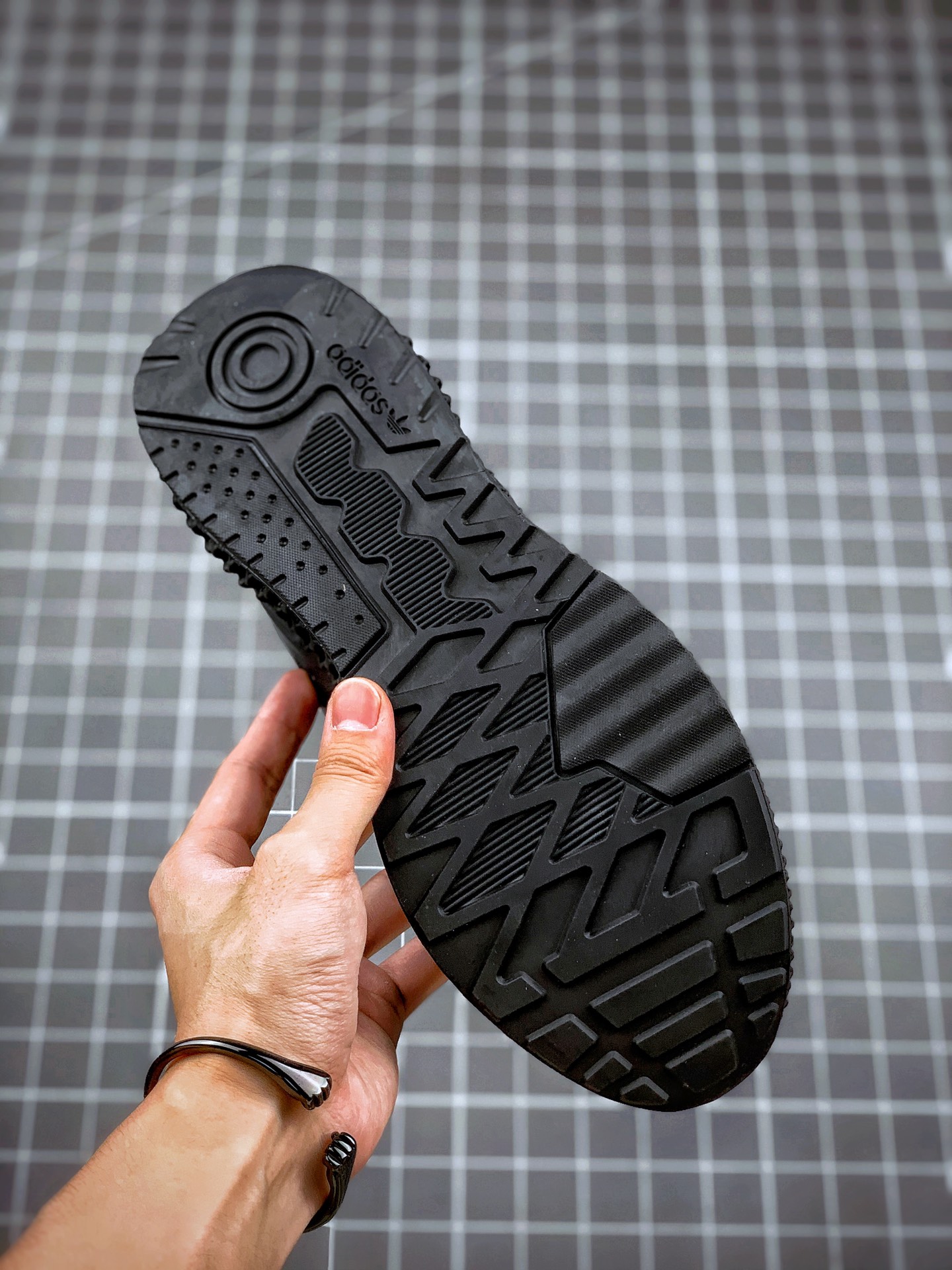 280 穿梭矢量未来，致敬全新科技4D打印阿迪达斯Adidas AlphaEDGE 4D竖状 变色龙 FV9029