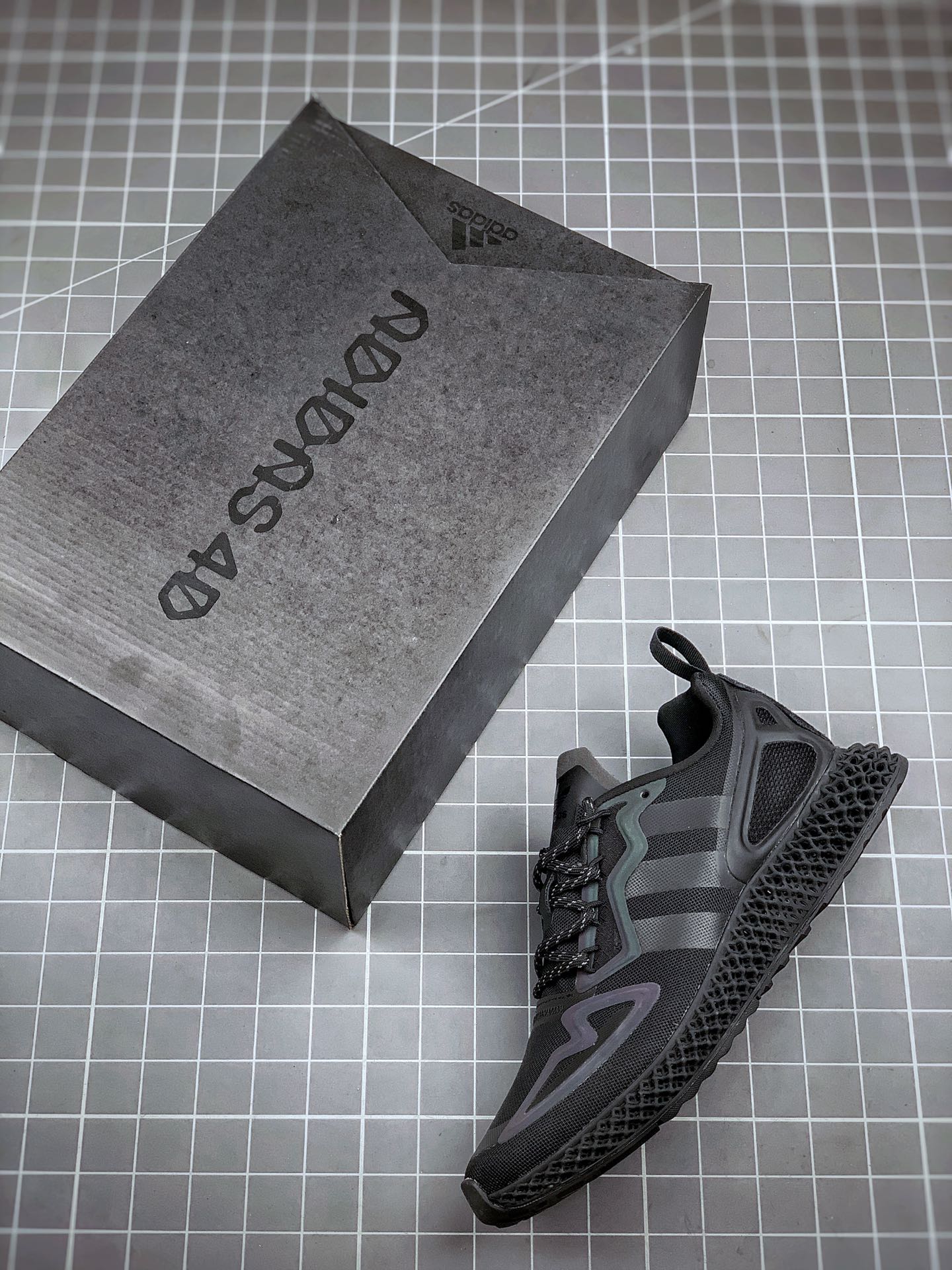 280 穿梭矢量未来，致敬全新科技4D打印阿迪达斯Adidas AlphaEDGE 4D竖状 变色龙 FV9029