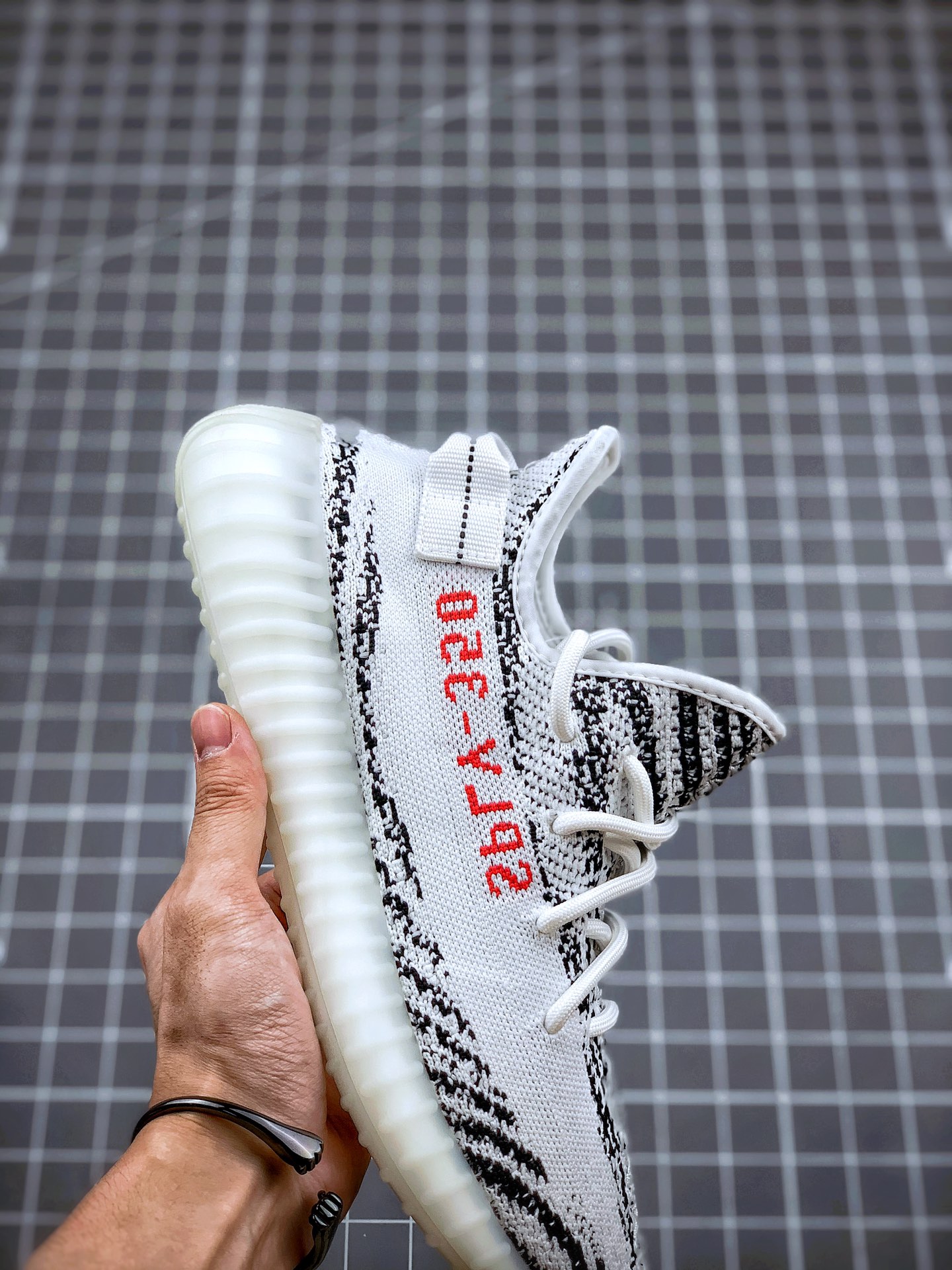 200 Yeezy 350 Boost V2 白斑马
