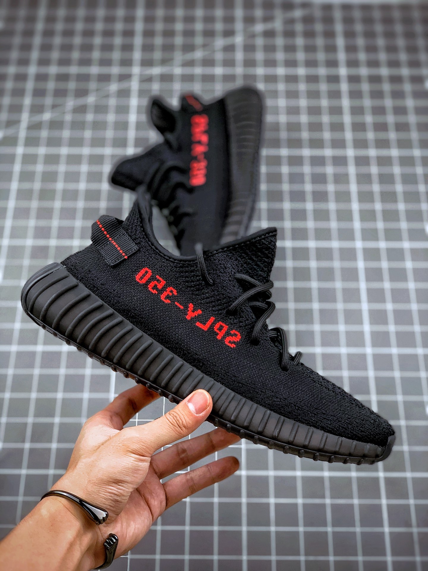 200 Yeezy 350 Boost V2 黑红字 外贸客户指定订单