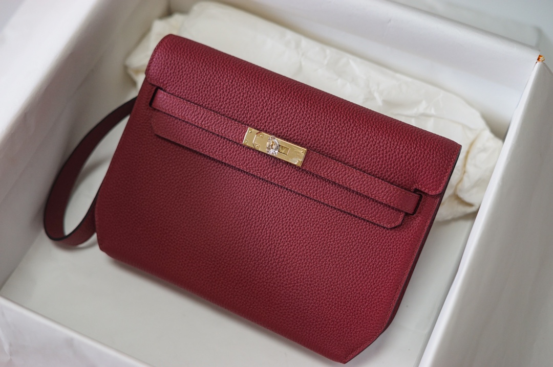 NO:699116,Customized half-hand Kelly Deeches 25cm handbag/shoulder bag, Togo leather beeswax stitched, unisex model. (with additional shoulder strap) can be carried by hand or shoulder, one bag has multiple uses. Both the hand strap and shoulder strap are detachable., Hermes, hermes, satchels, Hermes,19860909客定 半手Kelly Deeches 25cm 手包/挎包 Togo皮蜜蜡线缝制 男女通用款 .(有另外配肩带)可手拿可肩背,一包多用.手拿带、肩带都可拆卸.,爱马仕,hermes,satchels,Hermes,,Bag