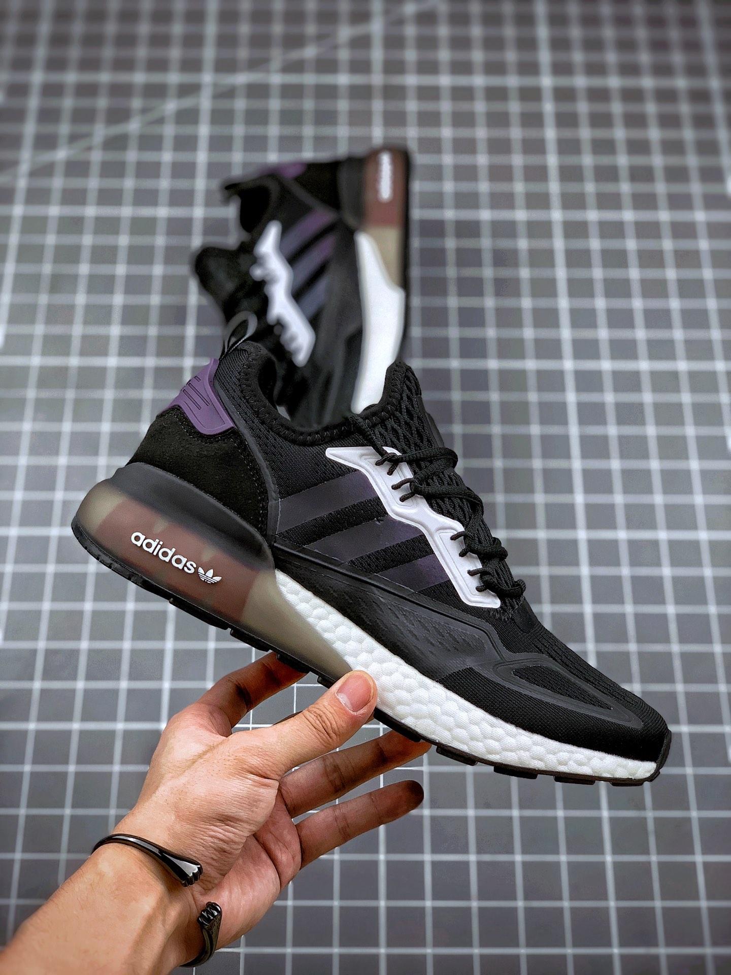 190 AD Originals ZX 2K Boost  这款街头经典板鞋FV7475