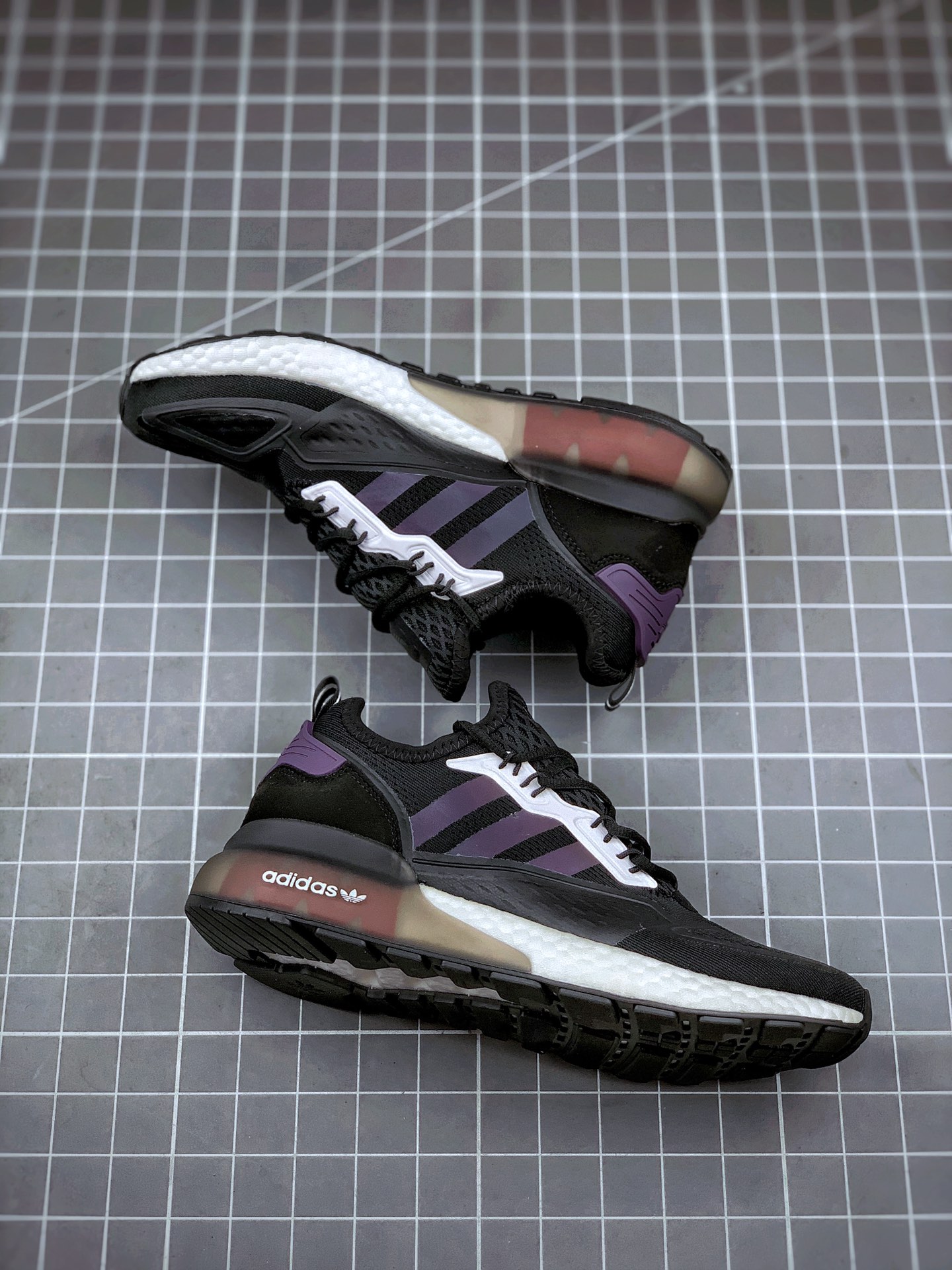 190 AD Originals ZX 2K Boost  这款街头经典板鞋FV7475