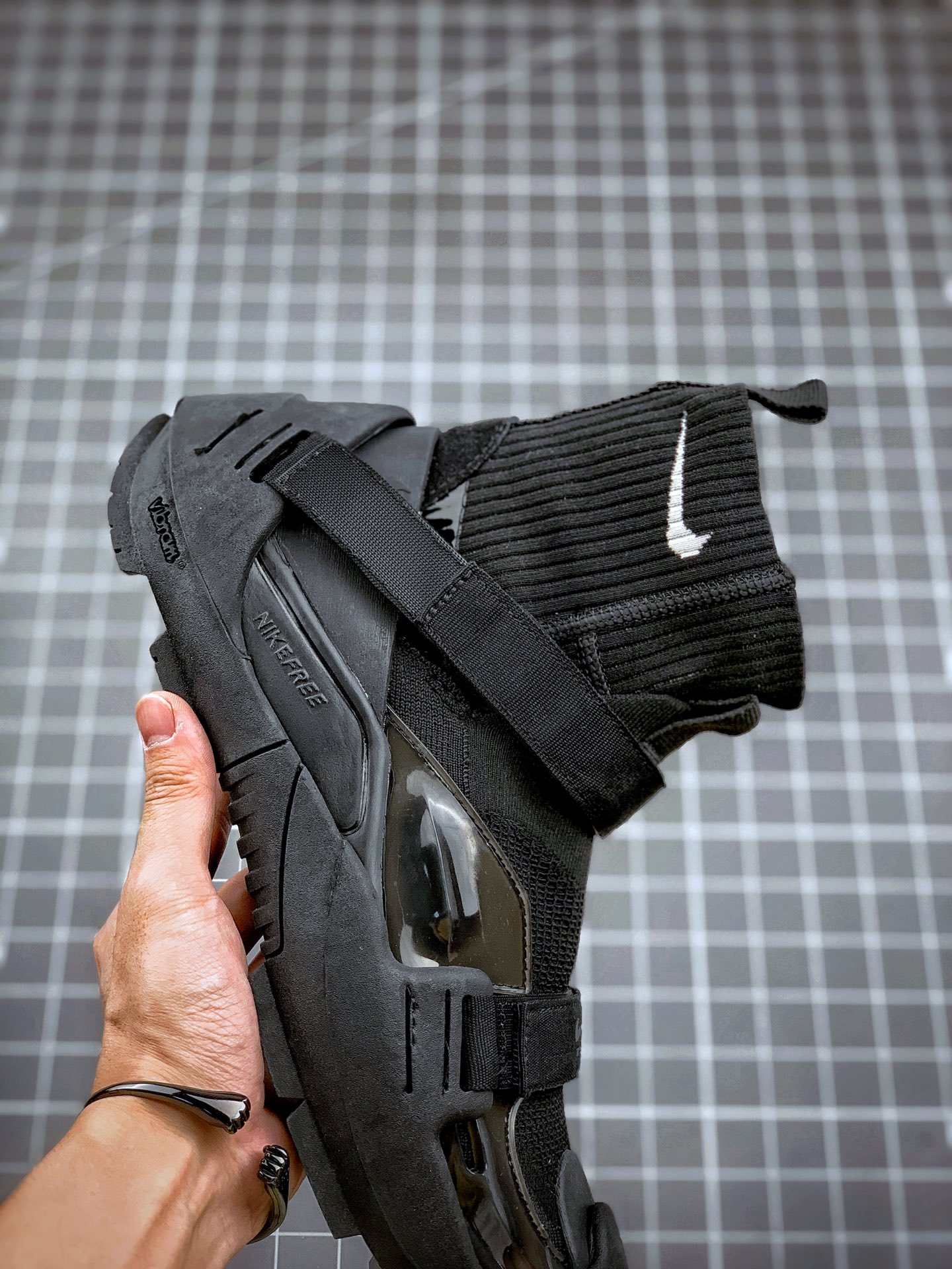 400 MMW x Nike Free TR Flyknit 3 发售货号：AQ9201-001