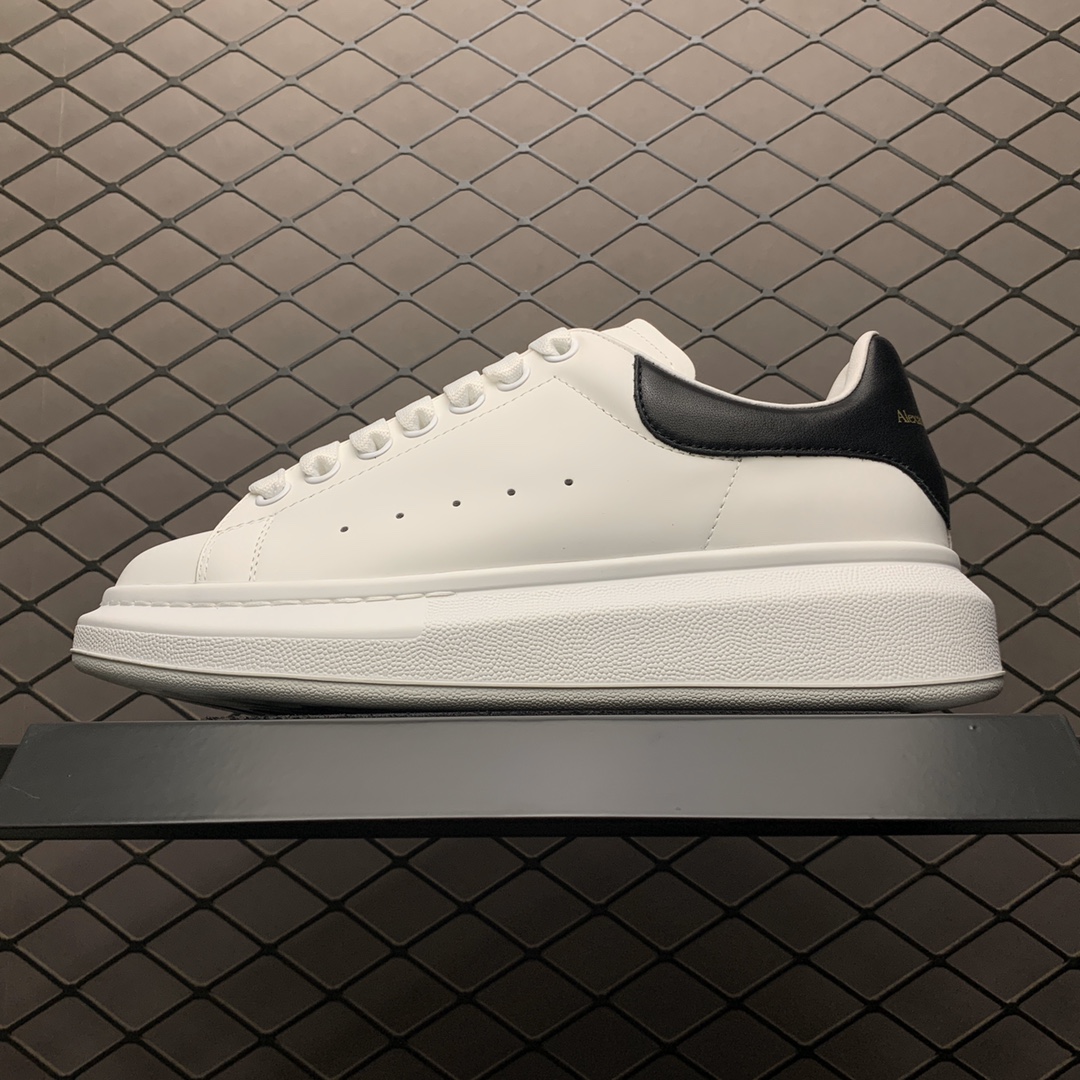 500 海淘专供版Alexander McQueen 亚历山大麦昆 厚底增高小白鞋
