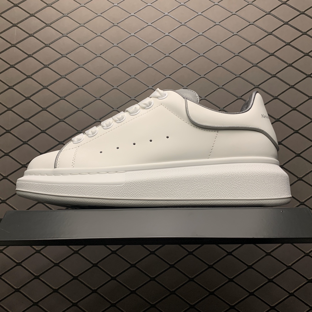 500 海淘专供版Alexander McQueen 亚历山大麦昆 厚底增高小白鞋