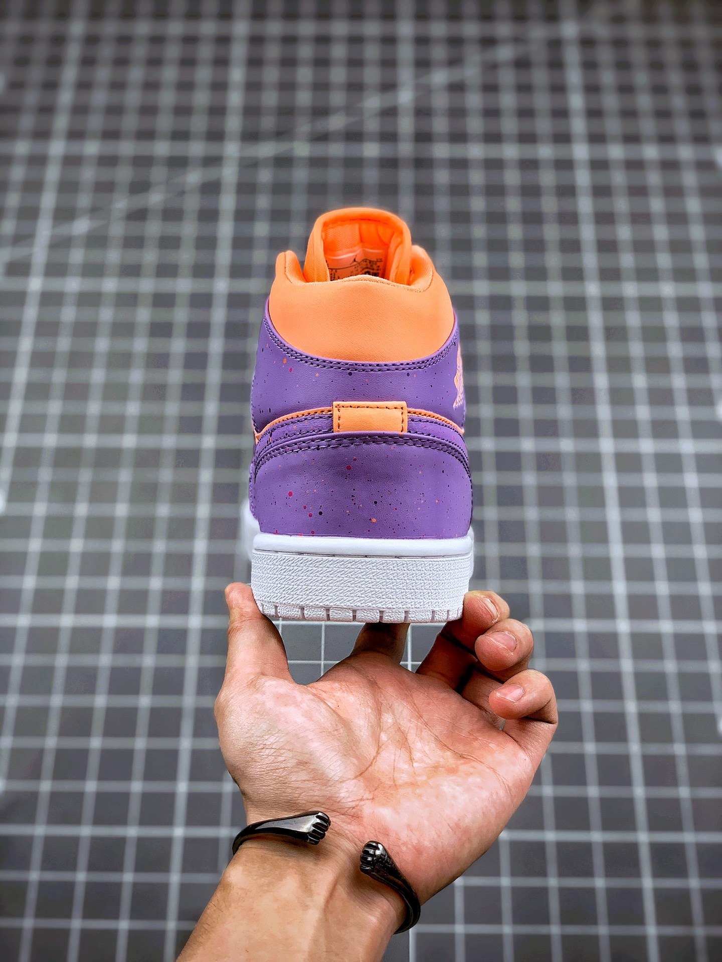 250 Air Jordan 1 Mid 粉紫泼墨 AJ1乔一中帮休闲板鞋货号：AV5174-800