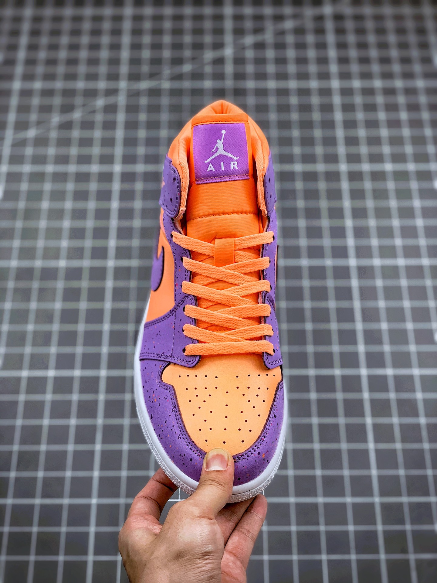 250 Air Jordan 1 Mid 粉紫泼墨 AJ1乔一中帮休闲板鞋货号：AV5174-800