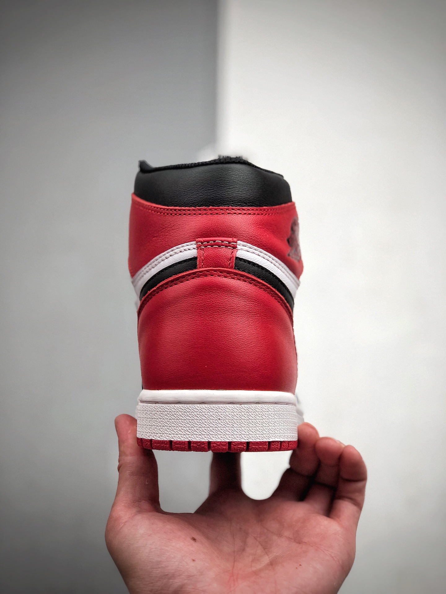 270  Jordan 1 Retro High  高帮 黑脚趾 AJ1 乔丹1代 aj1 乔1 高邦 黑脚趾 555088-125