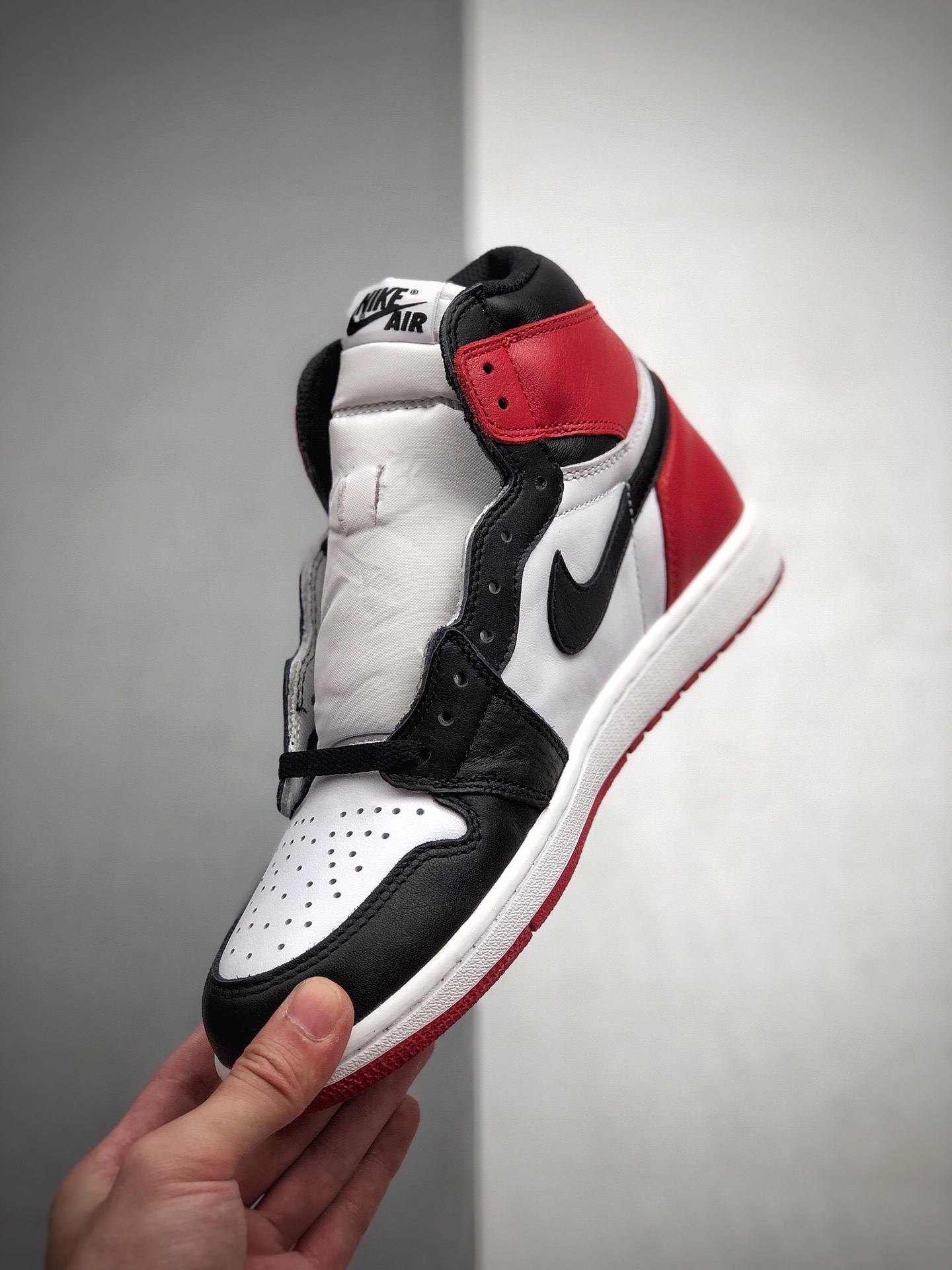 270  Jordan 1 Retro High  高帮 黑脚趾 AJ1 乔丹1代 aj1 乔1 高邦 黑脚趾 555088-125