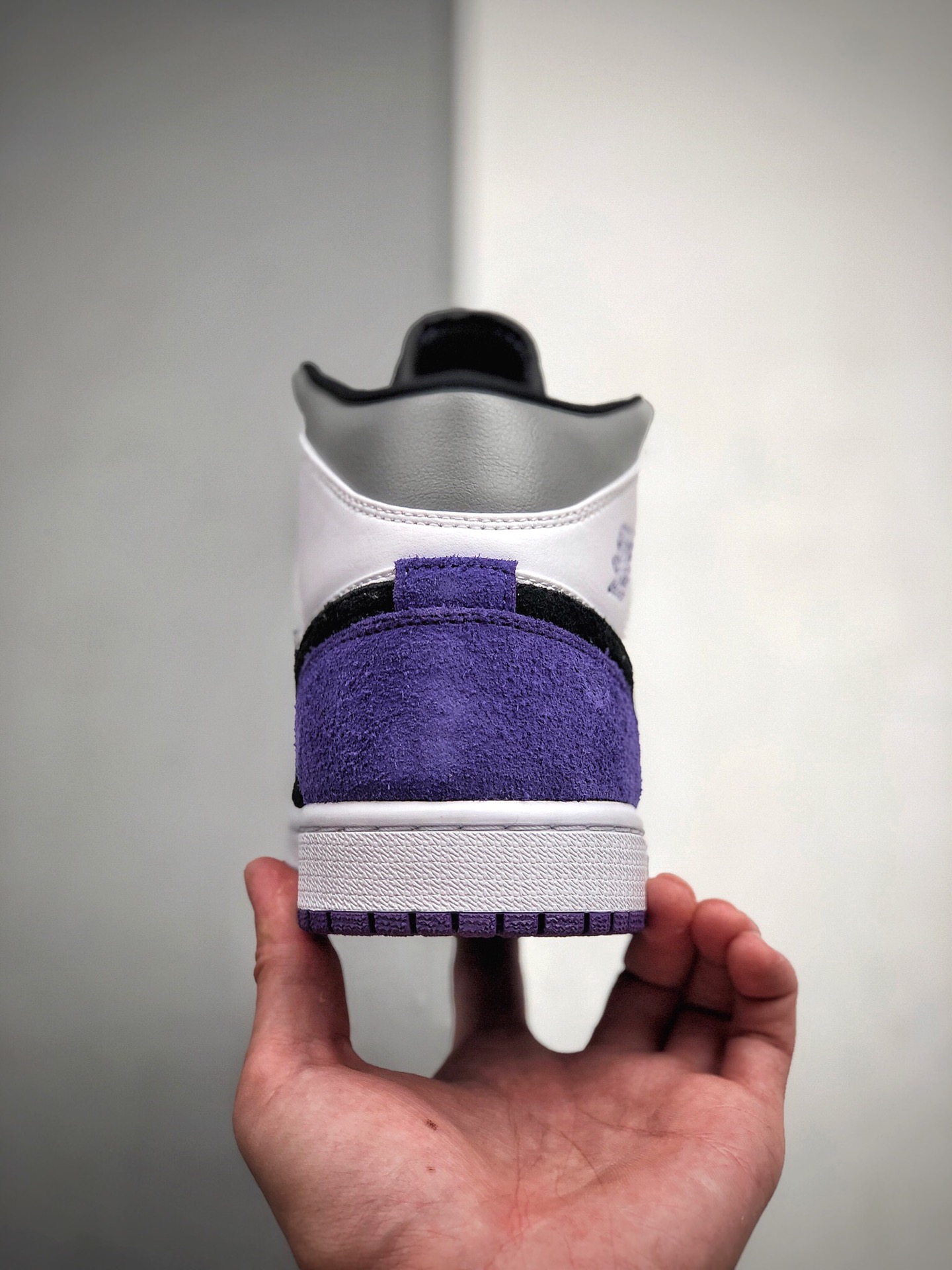 250 Air Jordan 1 Mid 灰熊猫  AJ1乔一中帮休闲板鞋 852542-105