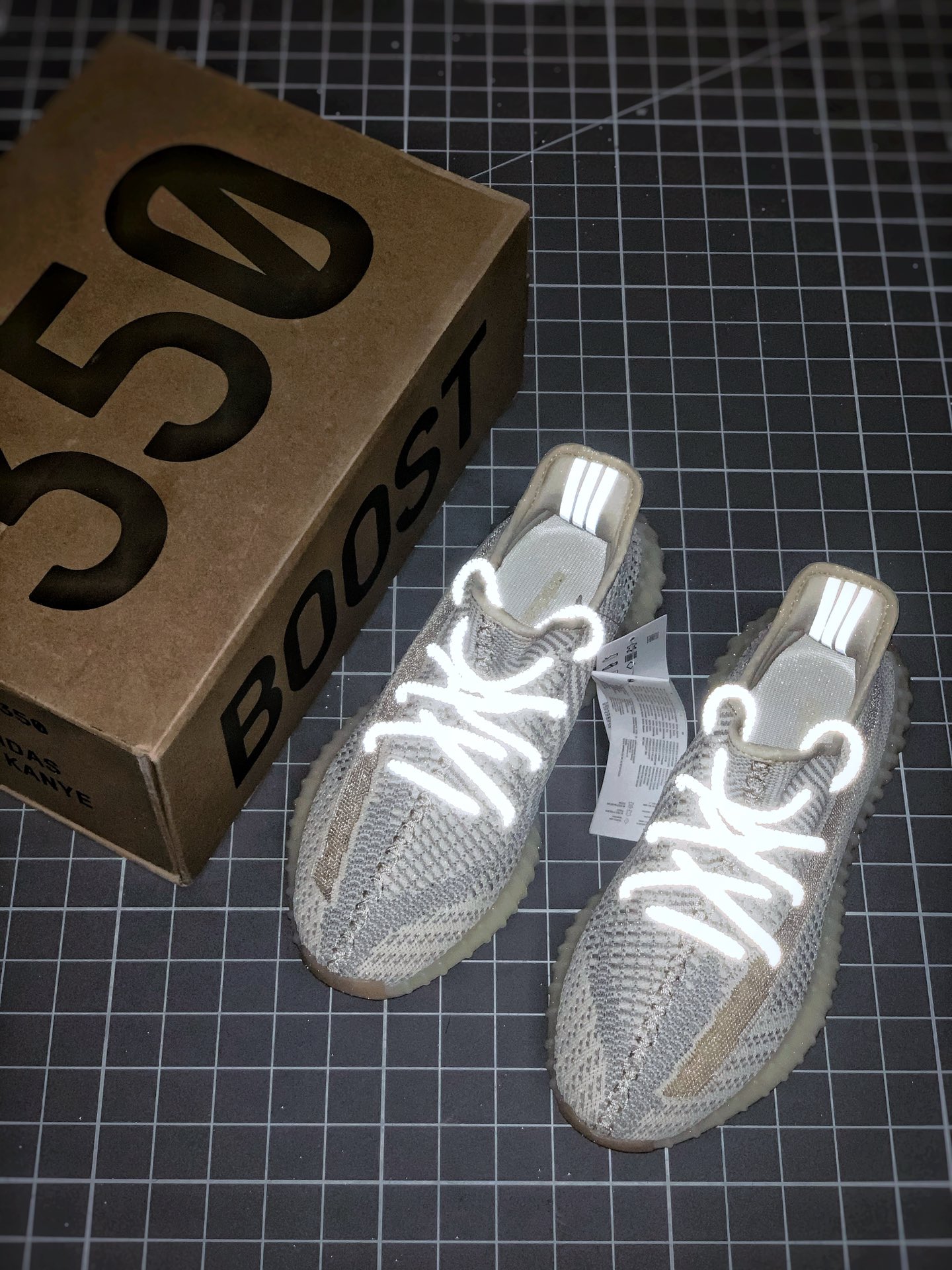 200 YEEZY 350V2 芝麻天使 美洲限定2.0