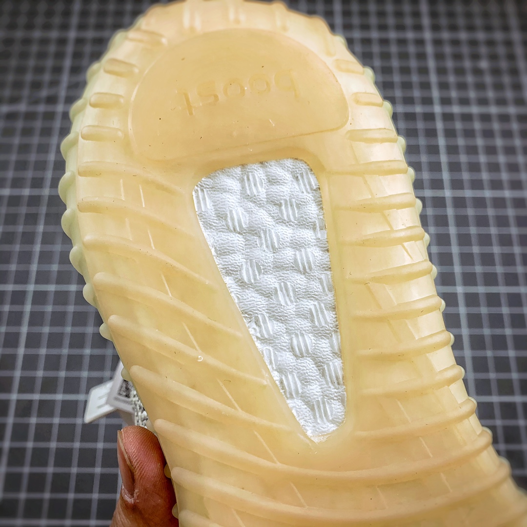 200 YEEZY 350V2 芝麻天使 美洲限定2.0