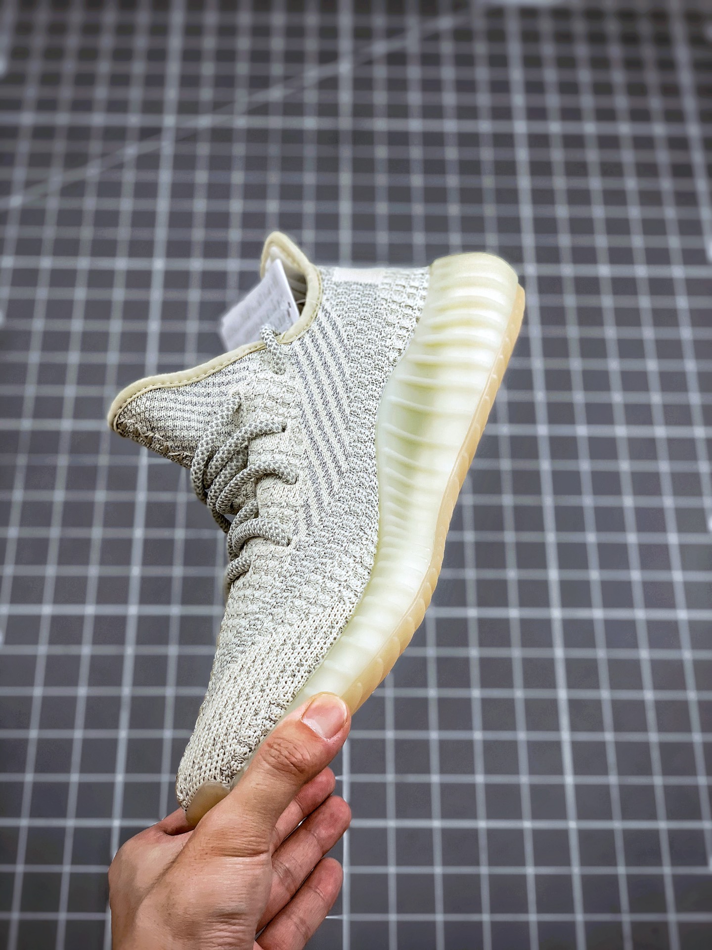 200 YEEZY 350V2 芝麻满天星 美洲限定2.0