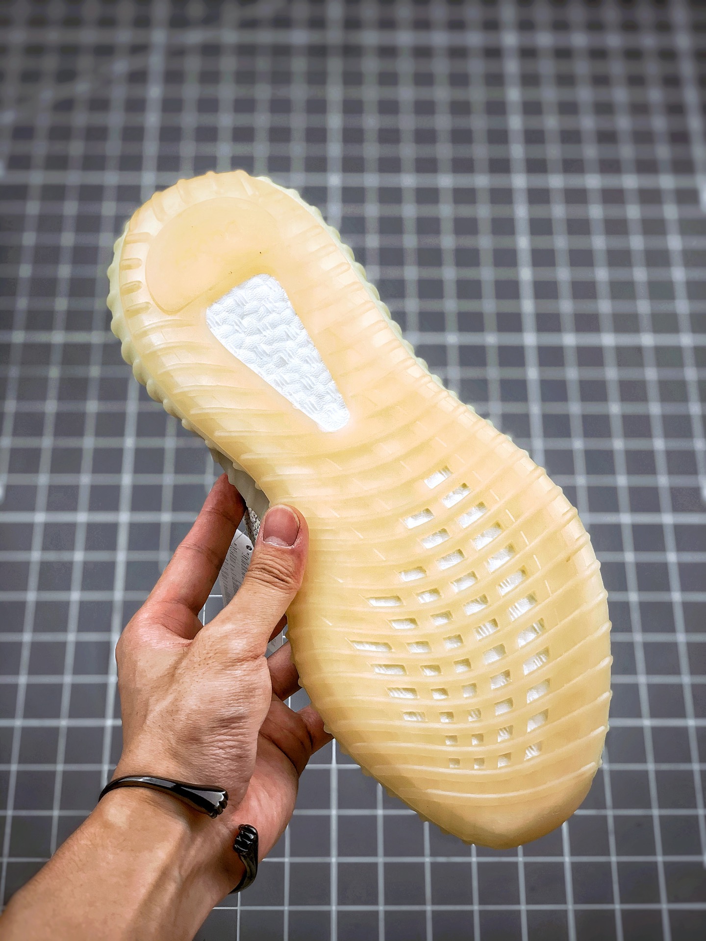 200 YEEZY 350V2 芝麻满天星 美洲限定2.0