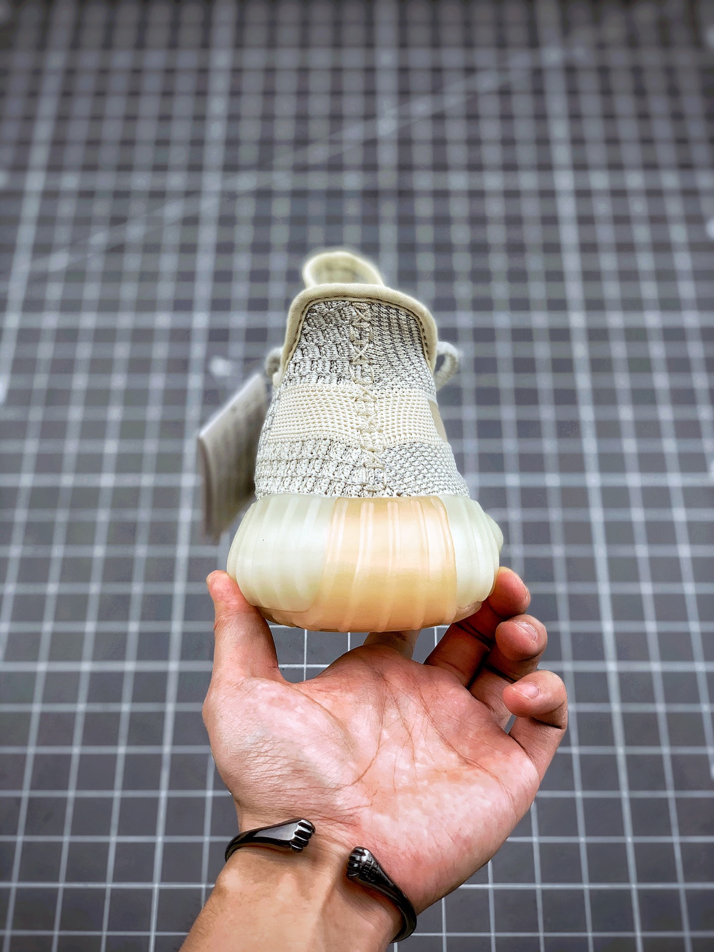 200 YEEZY 350V2 芝麻满天星 美洲限定2.0