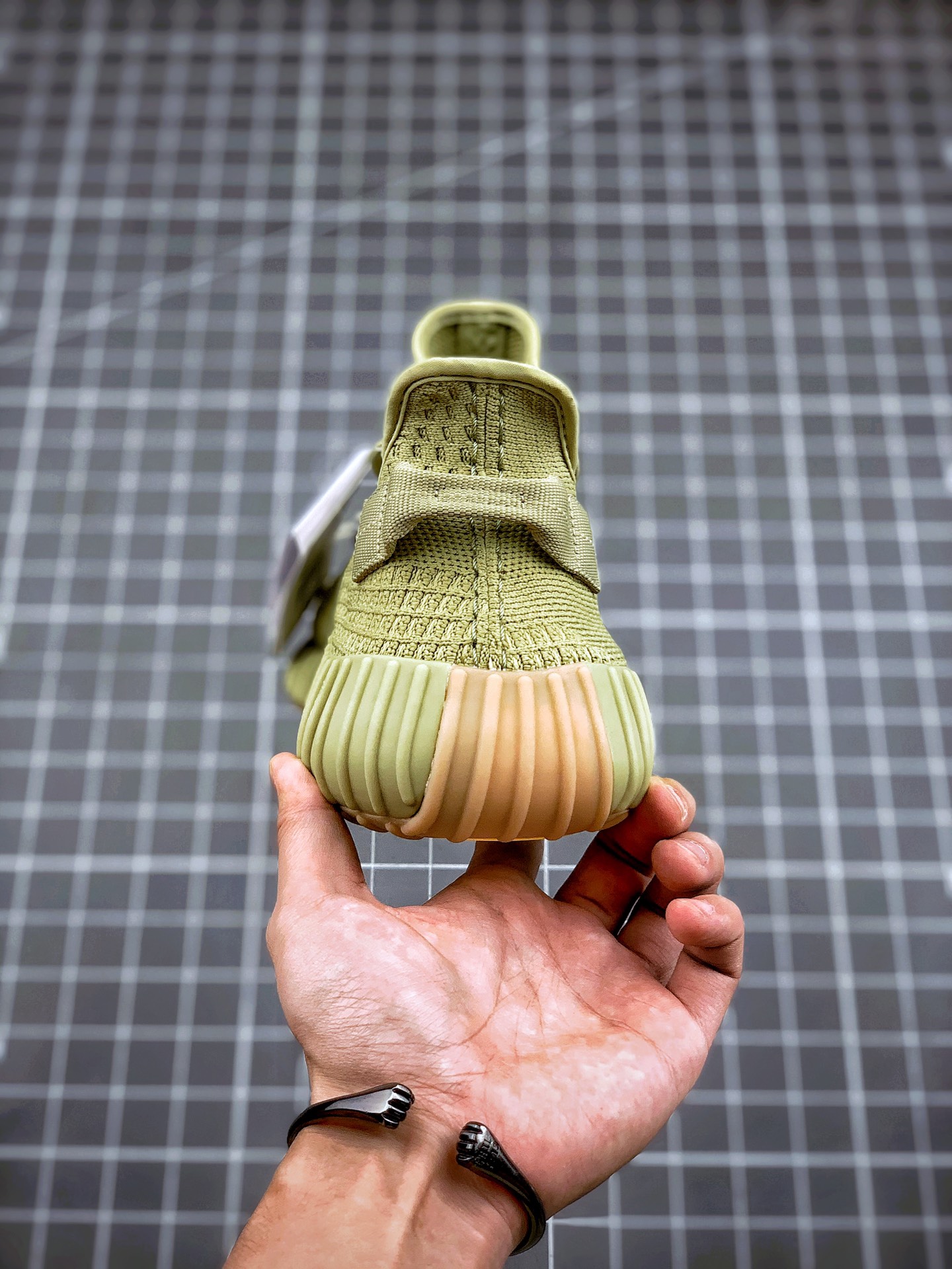 200 Yeezy 350 Boost V2 ”Sulfur” 抹茶