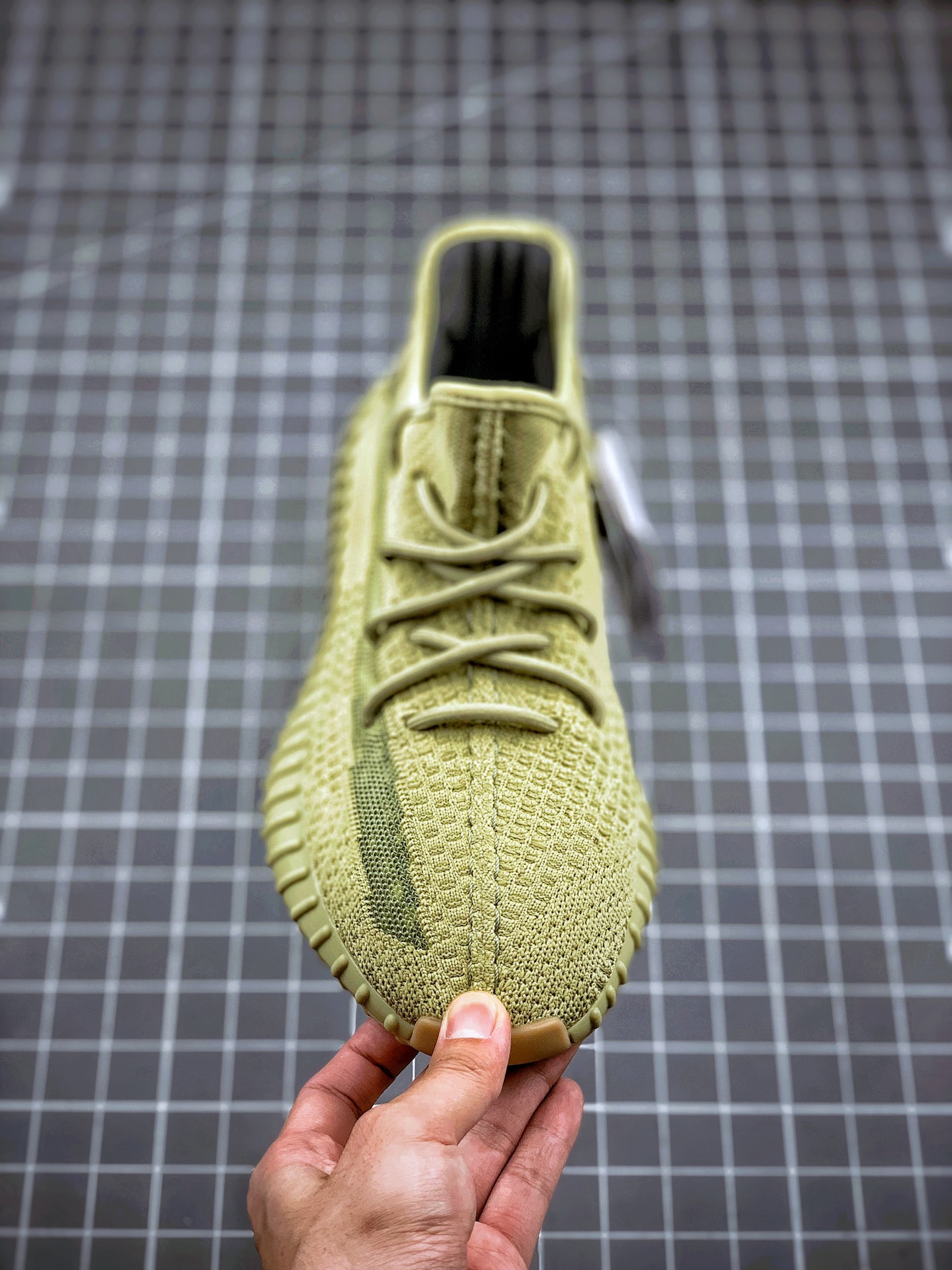 200 Yeezy 350 Boost V2 ”Sulfur” 抹茶