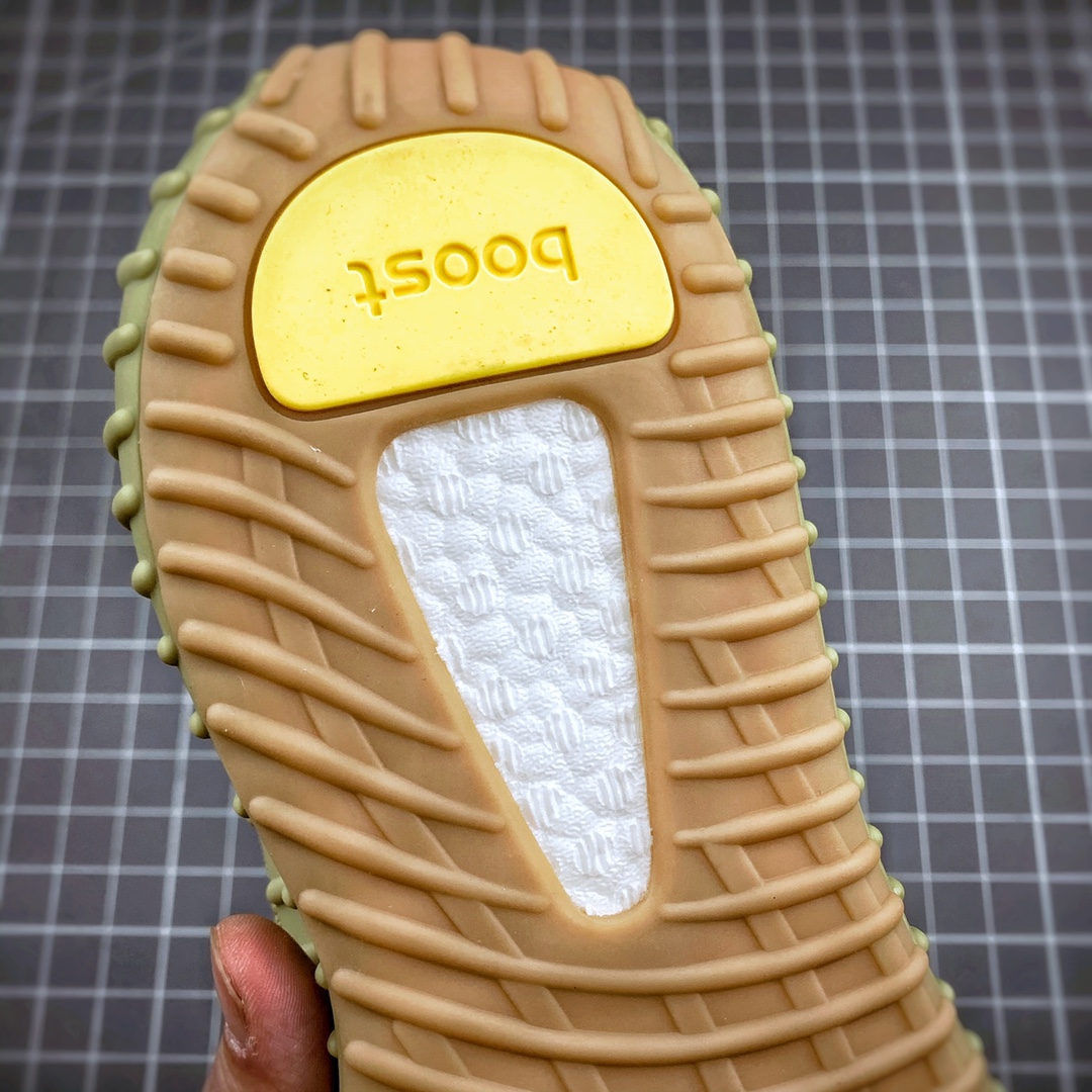200 Yeezy 350 Boost V2 ”Sulfur” 抹茶