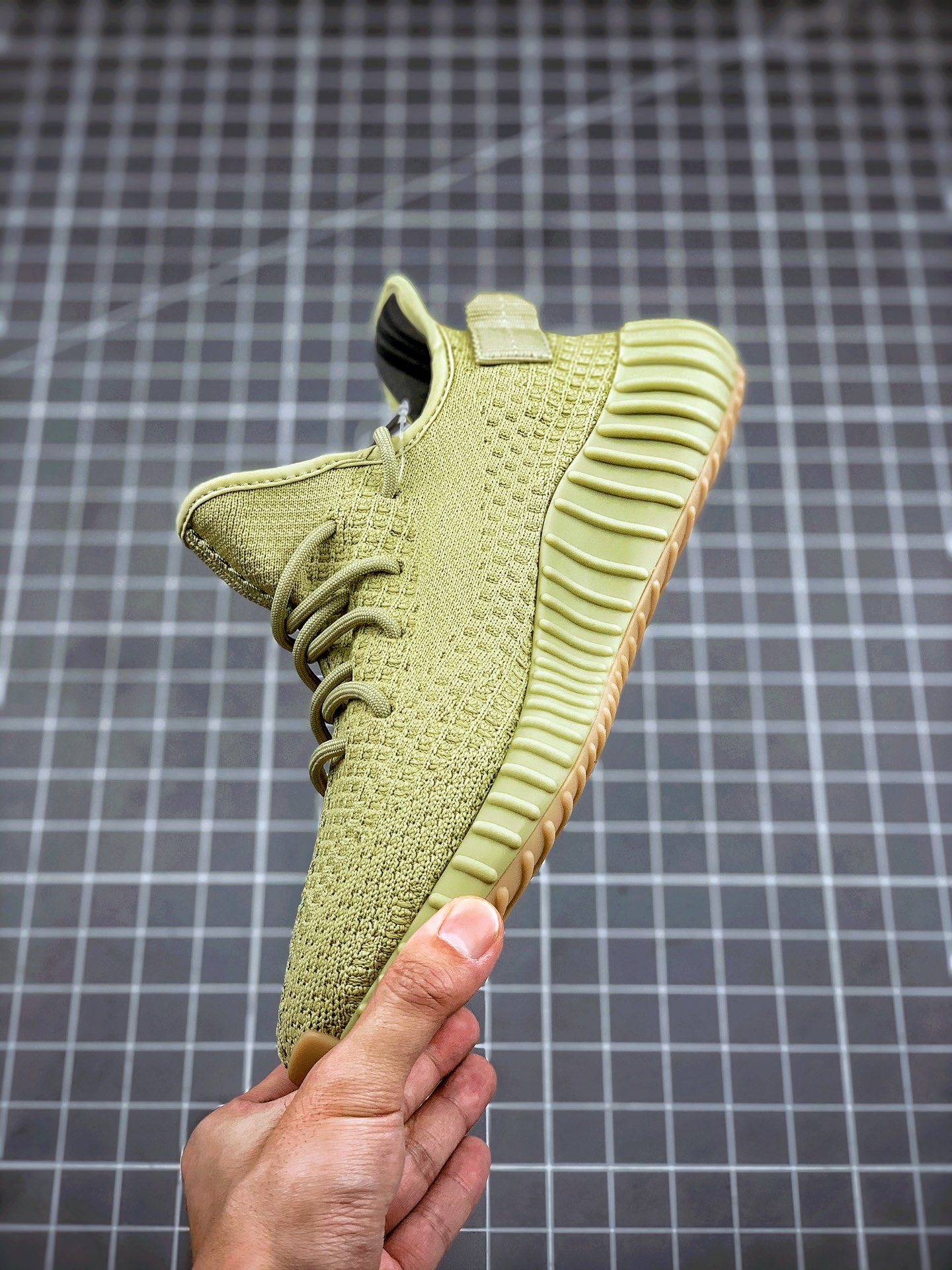200 Yeezy 350 Boost V2 ”Sulfur” 抹茶