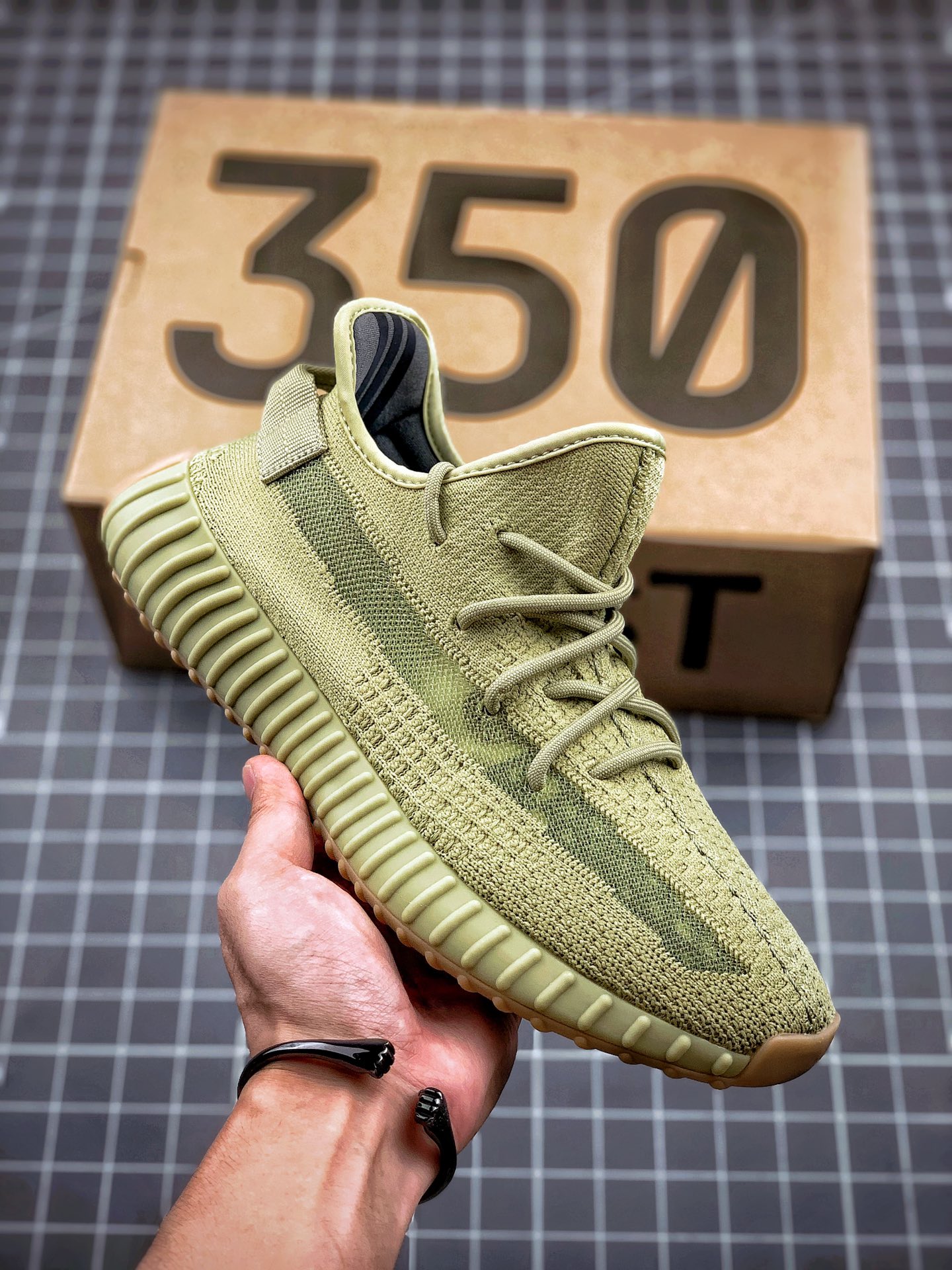200 Yeezy 350 Boost V2 ”Sulfur” 抹茶