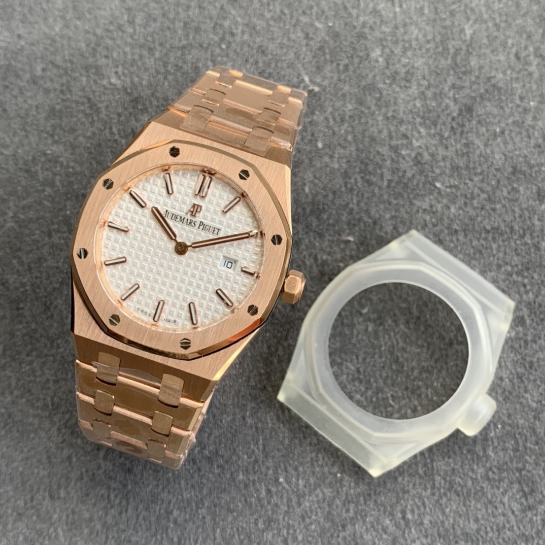 Audemars Piguet JF出品 连 都很难买的AP女款到货啦 皇家橡树系列中的女士腕表 其 型号为67651ST