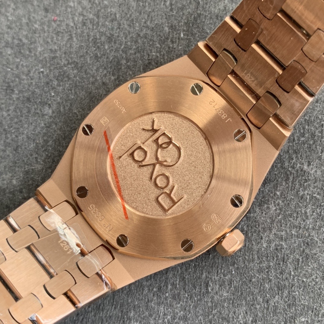 Audemars Piguet JF出品 连 都很难买的AP女款到货啦 皇家橡树系列中的女士腕表 其 型号为67651ST