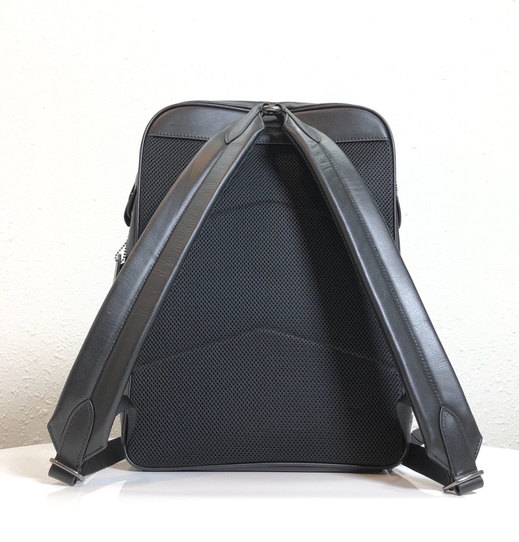 Coach 高端品质 PVC配皮款式 男士双肩背F37599 F38755 F50719 男款双拉链书包登山包电脑包 侧边 内里还有小口袋 可装IPAD 电脑笔记本