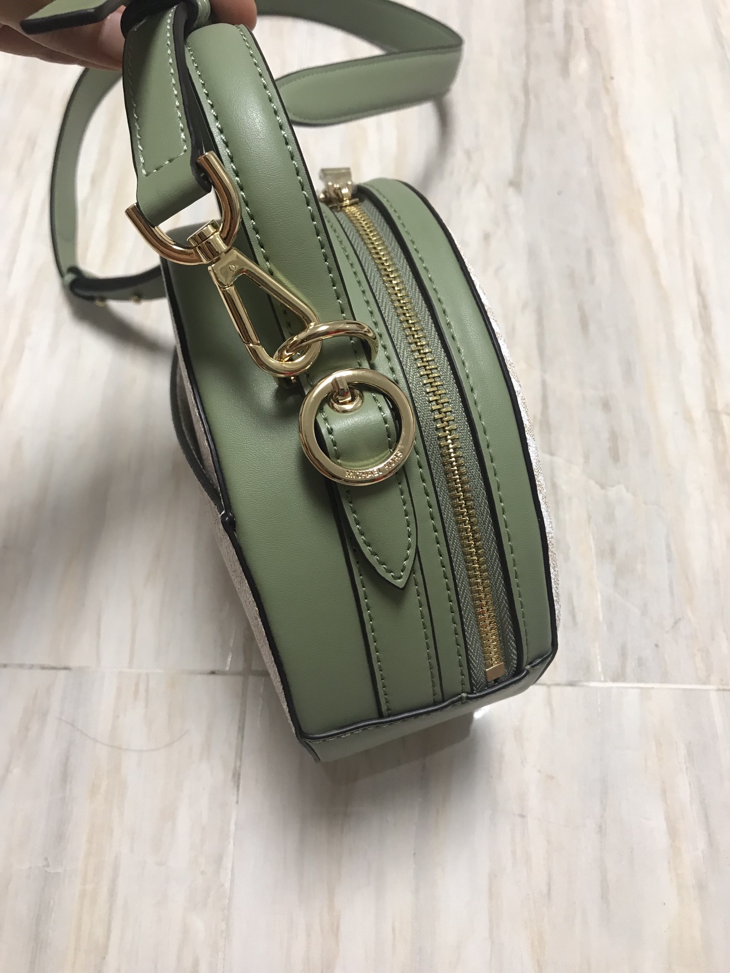 Michael Kors 新拼色 手提圆包pu拼绿色