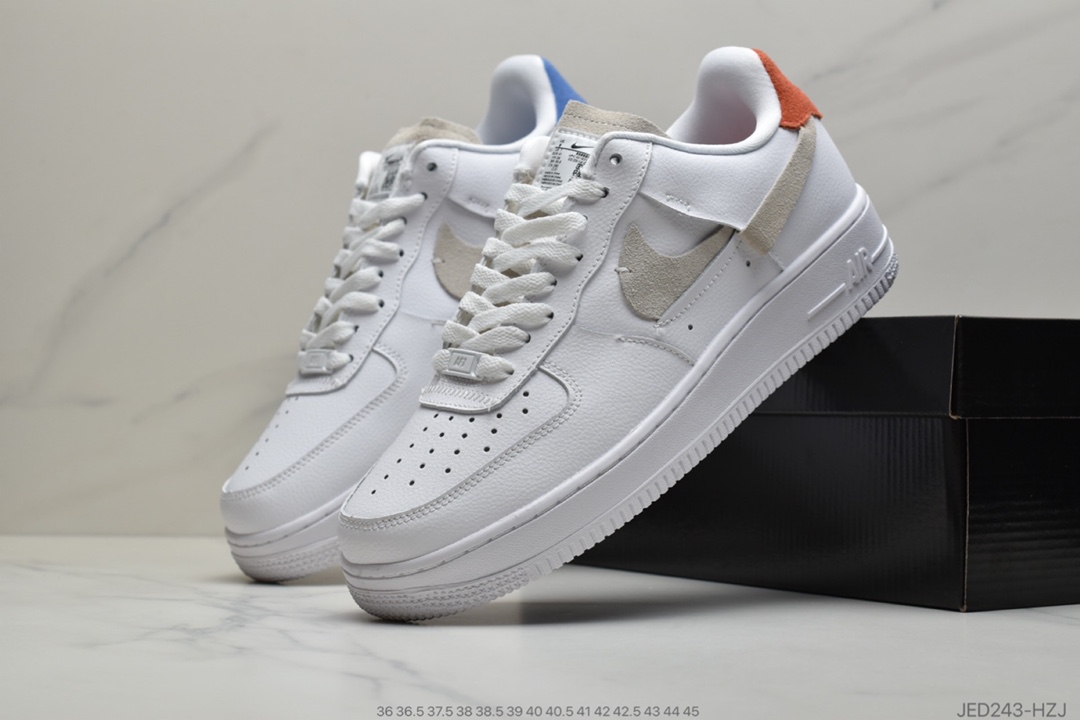 150 公司级 Air FORCE 1 Lx 空军解构鞋款整体以最经典的纯白 Air Force 1 BV0740-100