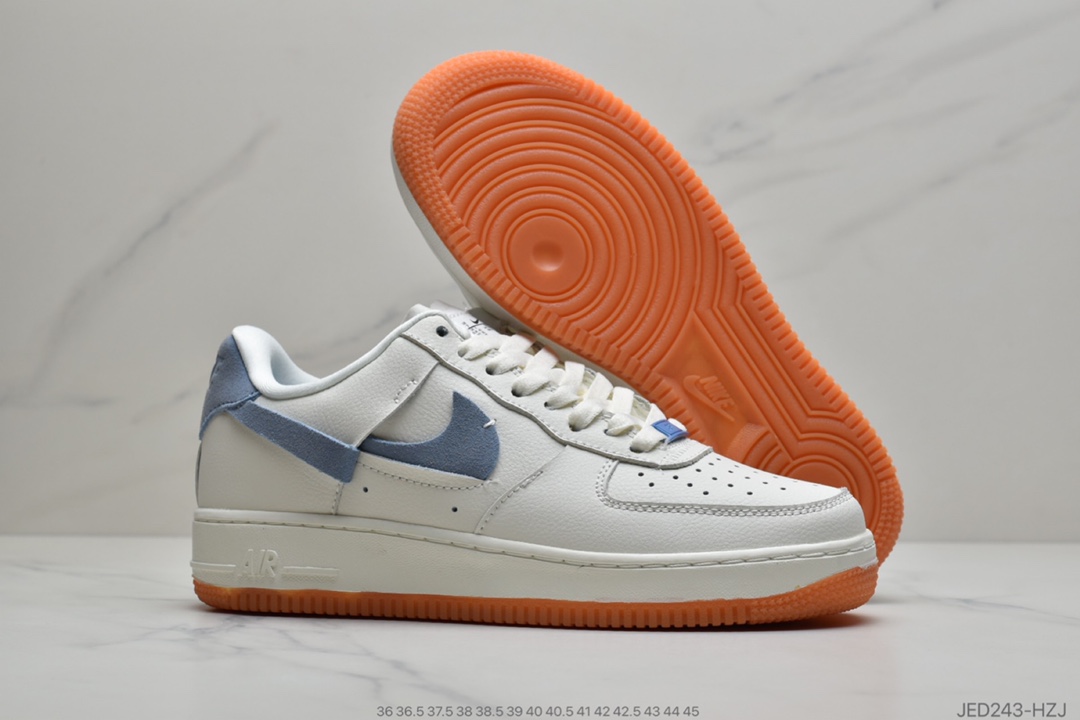 150 公司级 Air FORCE 1 Lx 空军解构鞋款整体以最经典的纯白 Air Force 1 BV0740-100