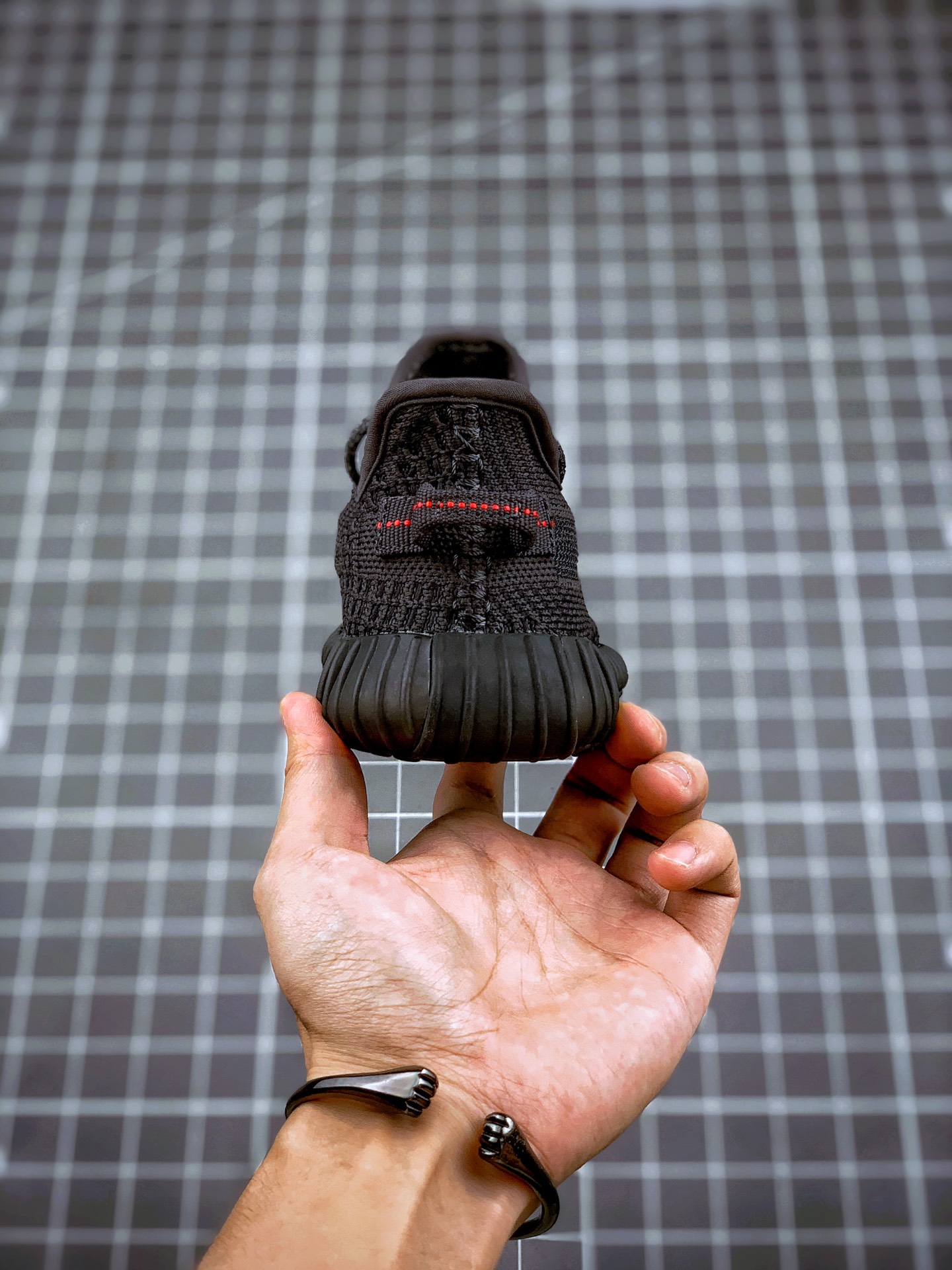 230  Yeezy 350v2 ”Black” 黑天使童鞋