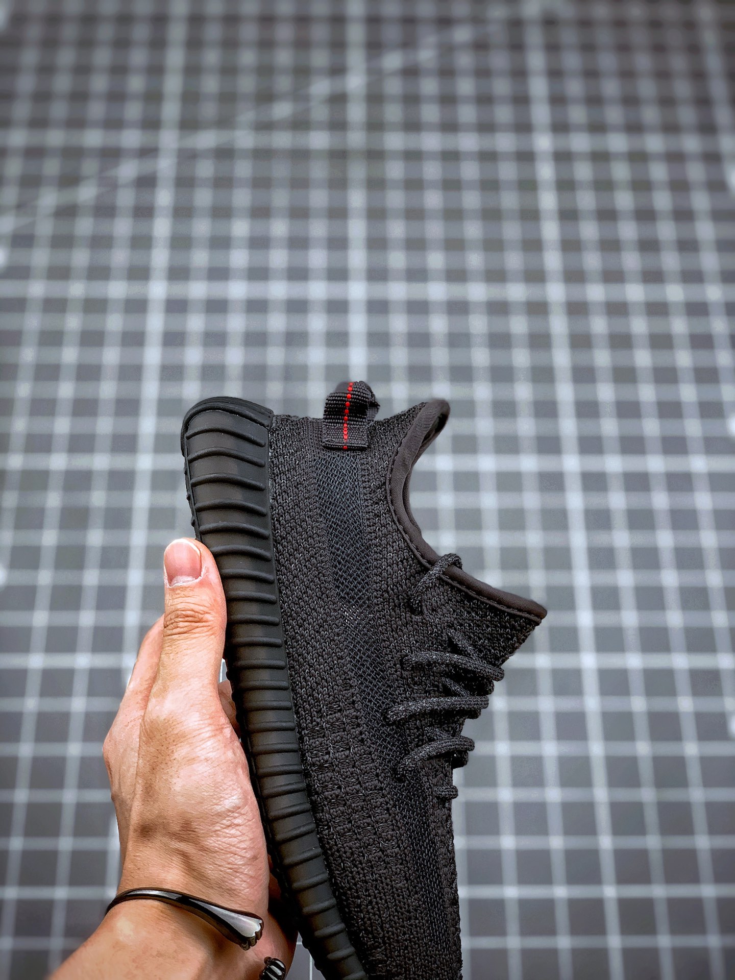 230  Yeezy 350v2 ”Black” 黑满天星童鞋同步官方发售版本