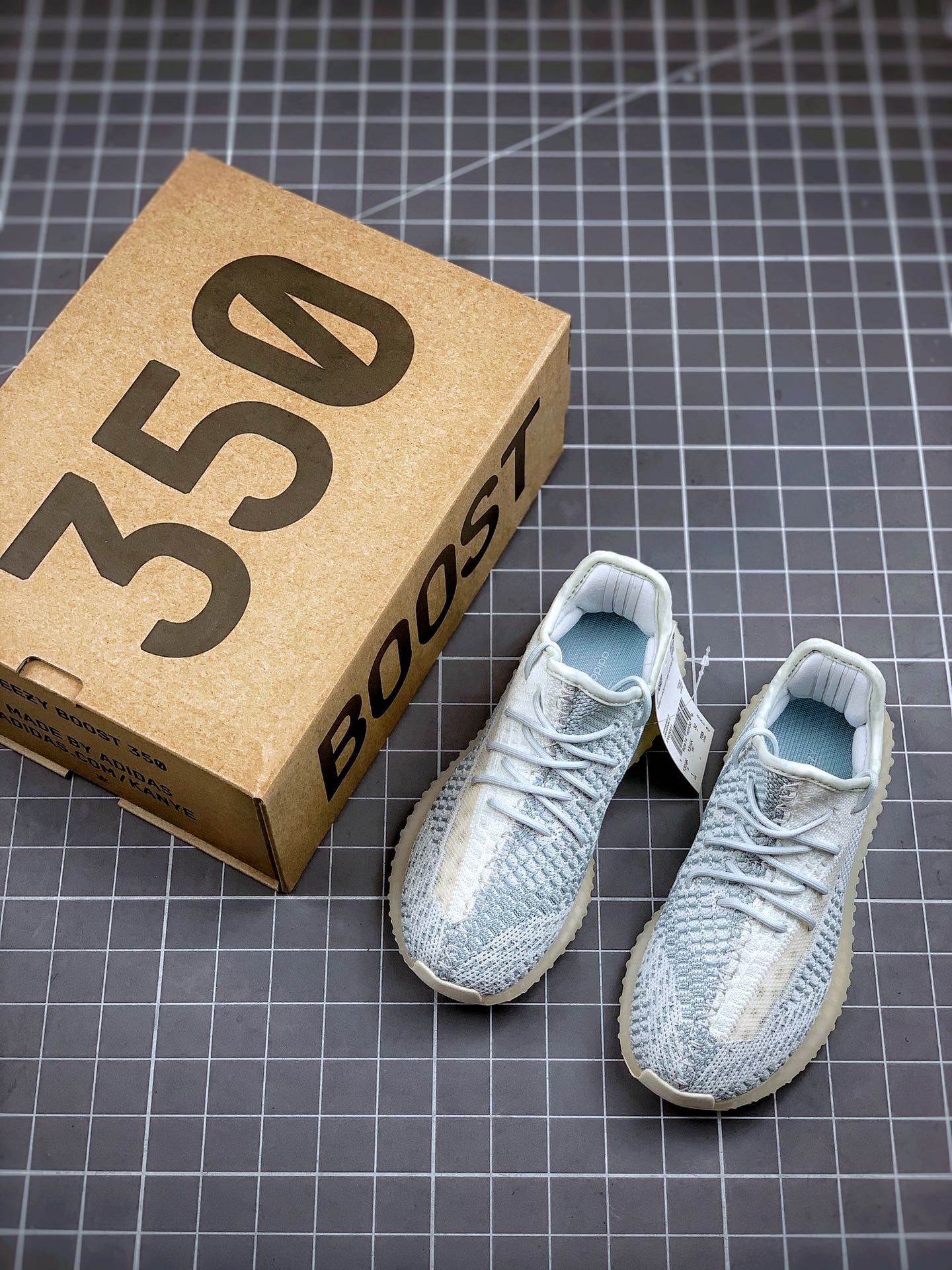 230  Yeezy 350v2 冰蓝天使 童鞋 同步官方发售版本