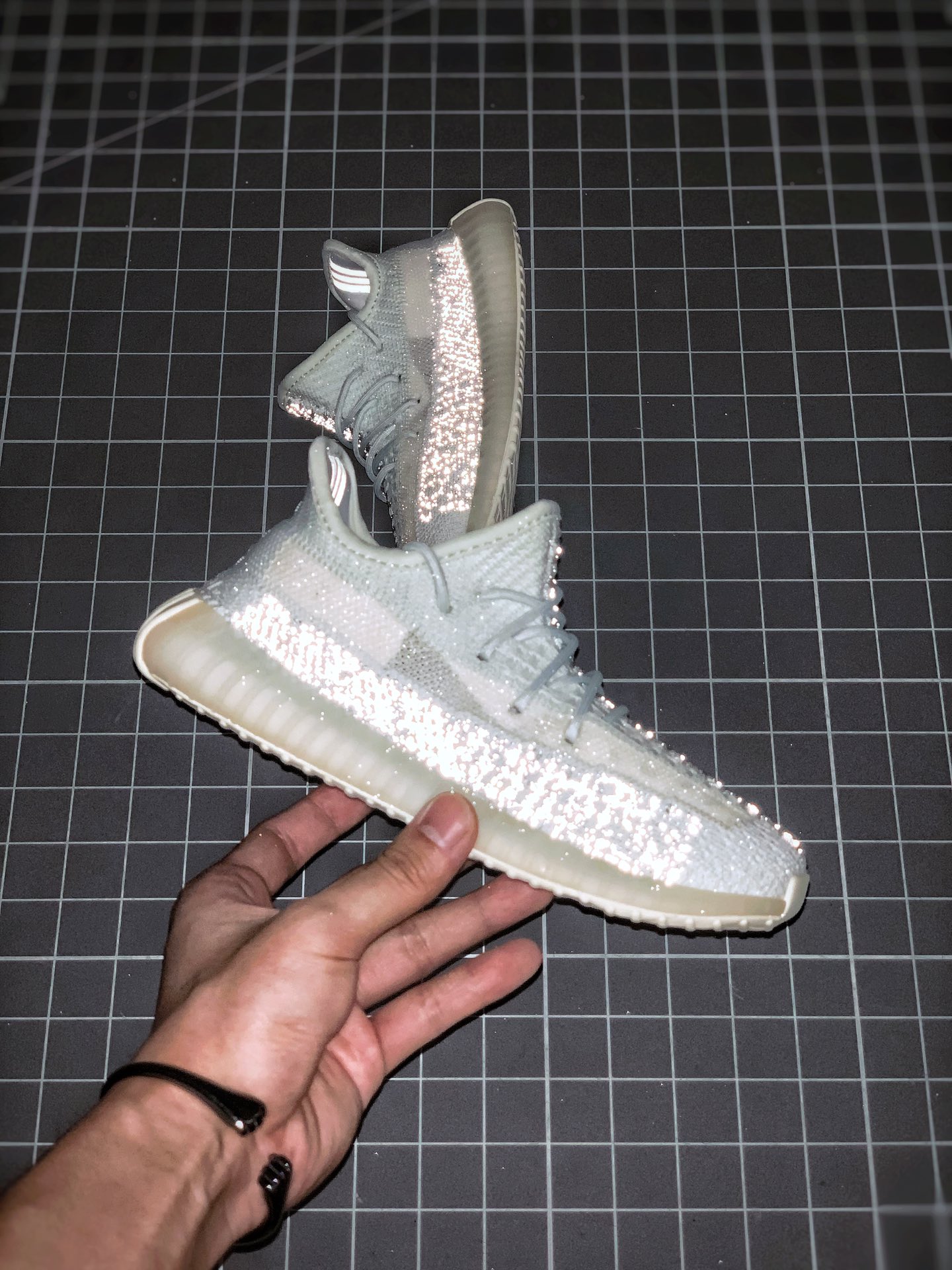 230 原装渠道  Yeezy 350v2 冰蓝满天星 童鞋