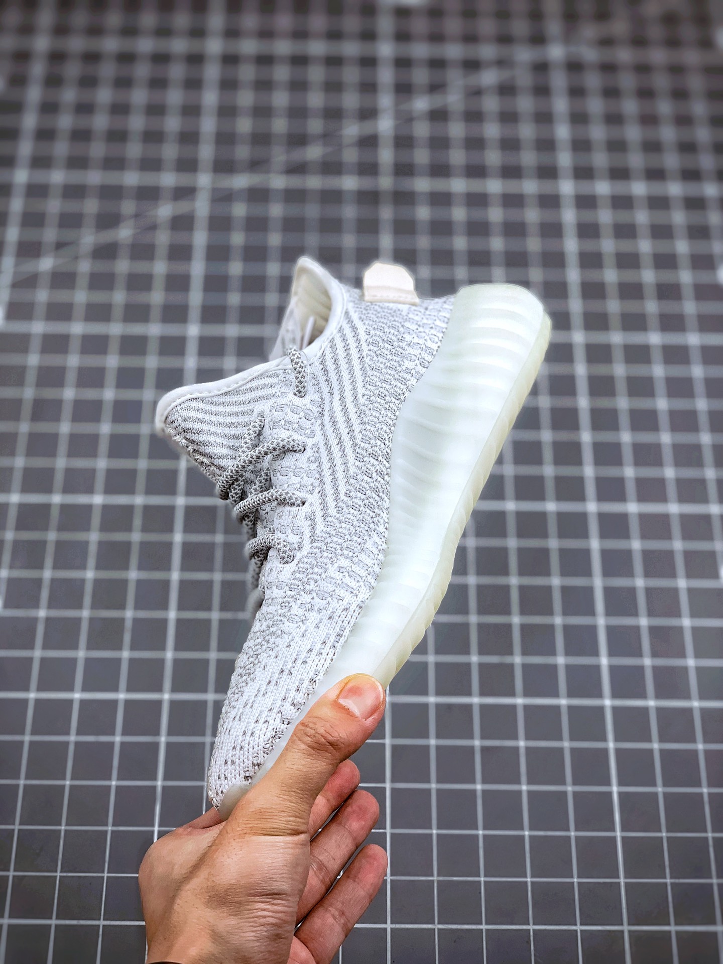 200 Yeezy 350V2 ”Static”白满天星
