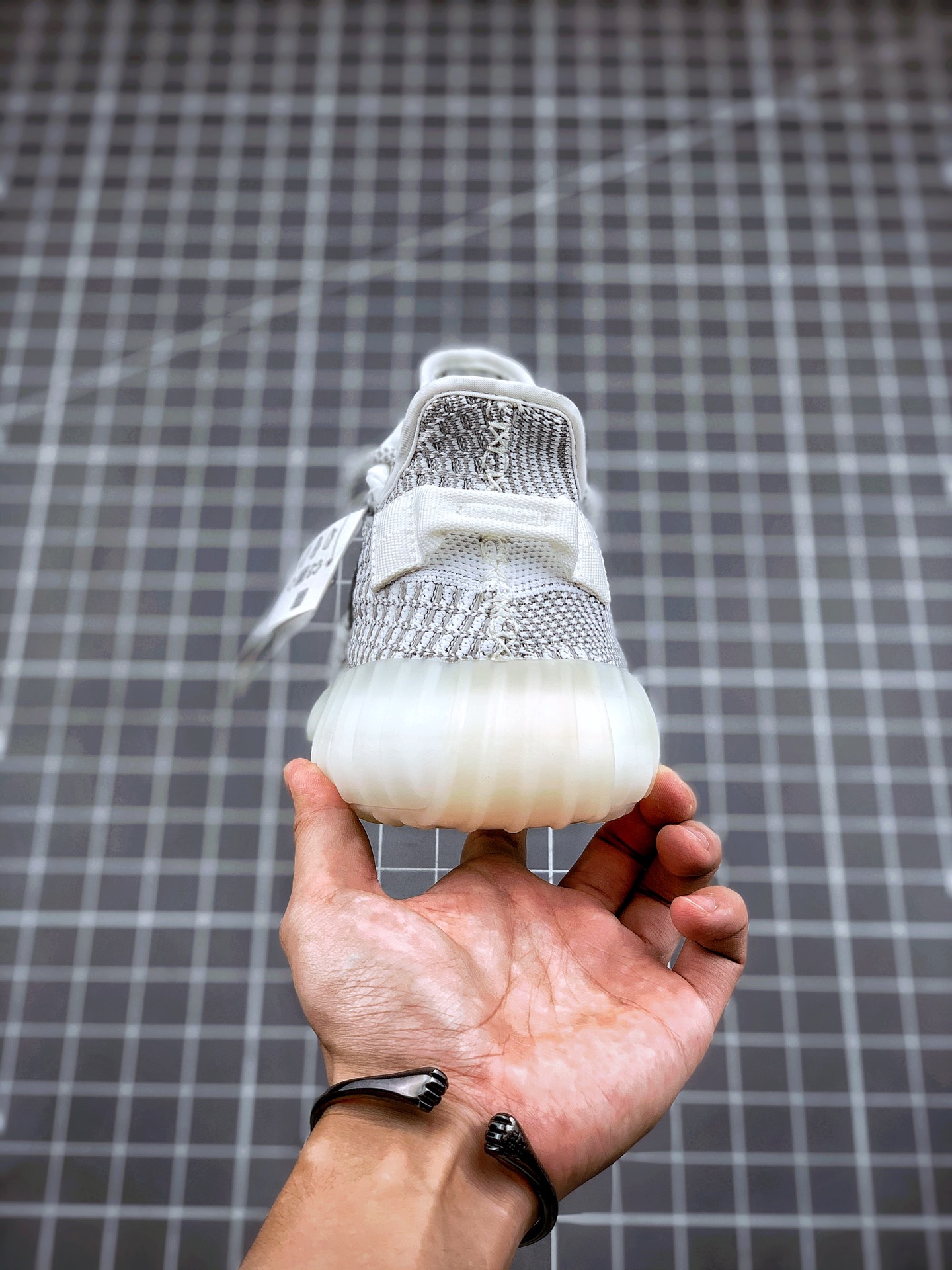 200 Adidas Yeezy 350 Boost V2  “Static Refective” 白天使