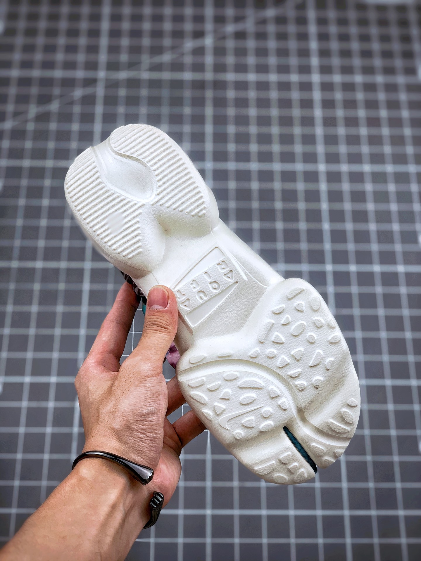 200  Nike Aqua Rift “Summit White”  CW2624-101 网红老爹鞋