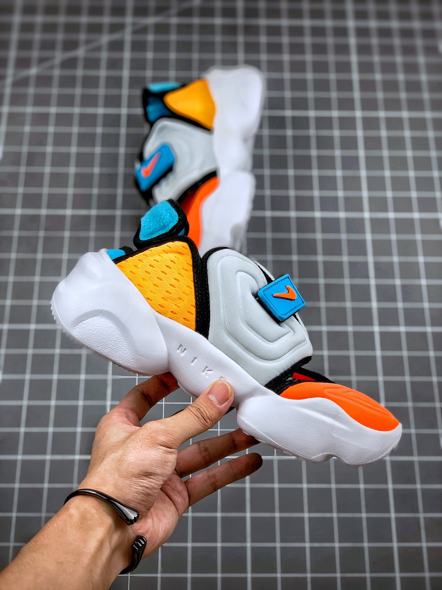200  Nike Aqua Rift “Summit White” 权志龙推荐CW7164-002
