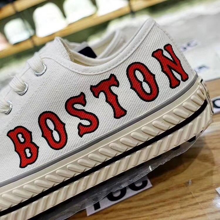 新配色陆续更新🎉🎉真硫化 公司级🎉🎉 独家出货 棒球联盟MLB PLAY BALL系列男女饼干鞋情侣NY洋基队复古高帮帆布鞋盟 抖音 快手 小红书 韩国洋基队NY大标潮流原厂1:1模具开发 原厂进口帆布材质 原厂 全套手提袋 原盒 雷射防伪标包装 天猫订单品质Size:35 36 36.5 37.5 38 38.5 39