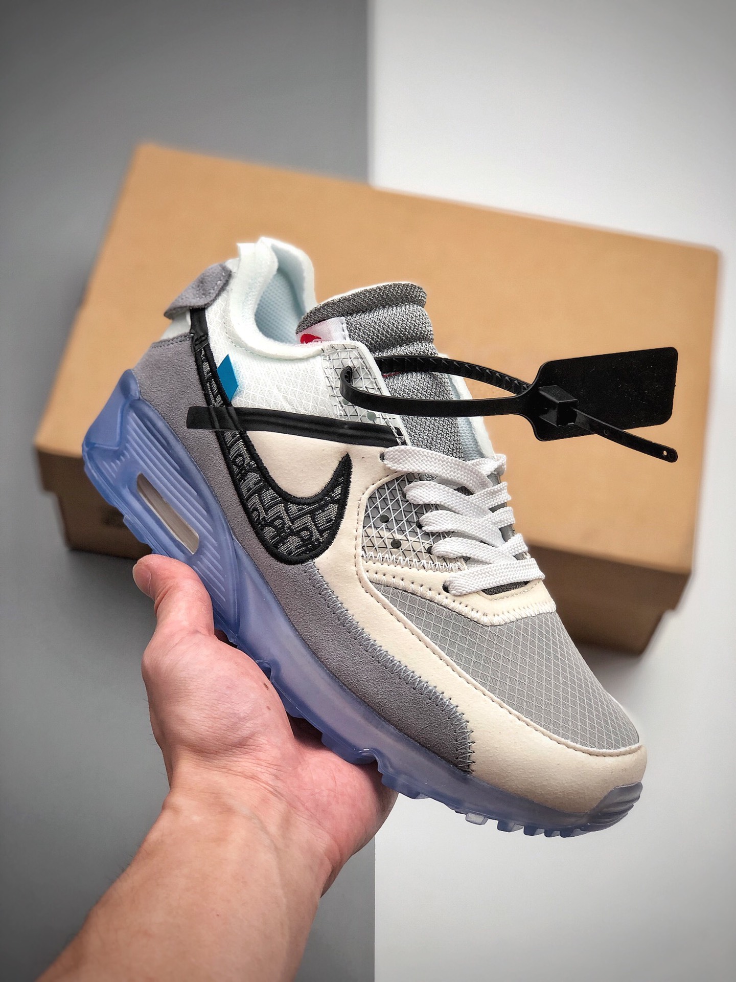 180  Dior x Nike Air Max 90 气垫联名此款联名整体以灰白色调为主 AA7293-300