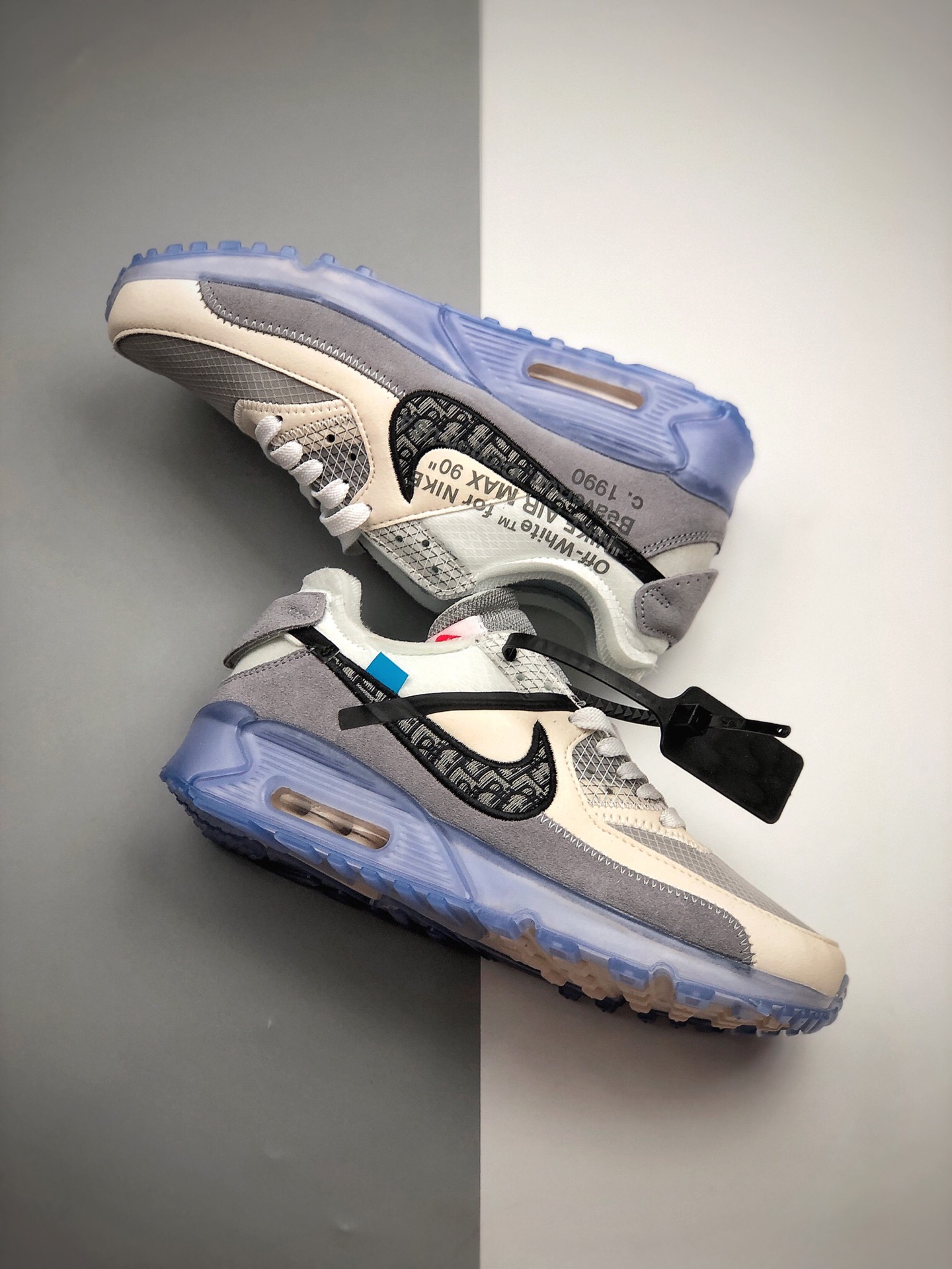 180  Dior x Nike Air Max 90 气垫联名此款联名整体以灰白色调为主 AA7293-300