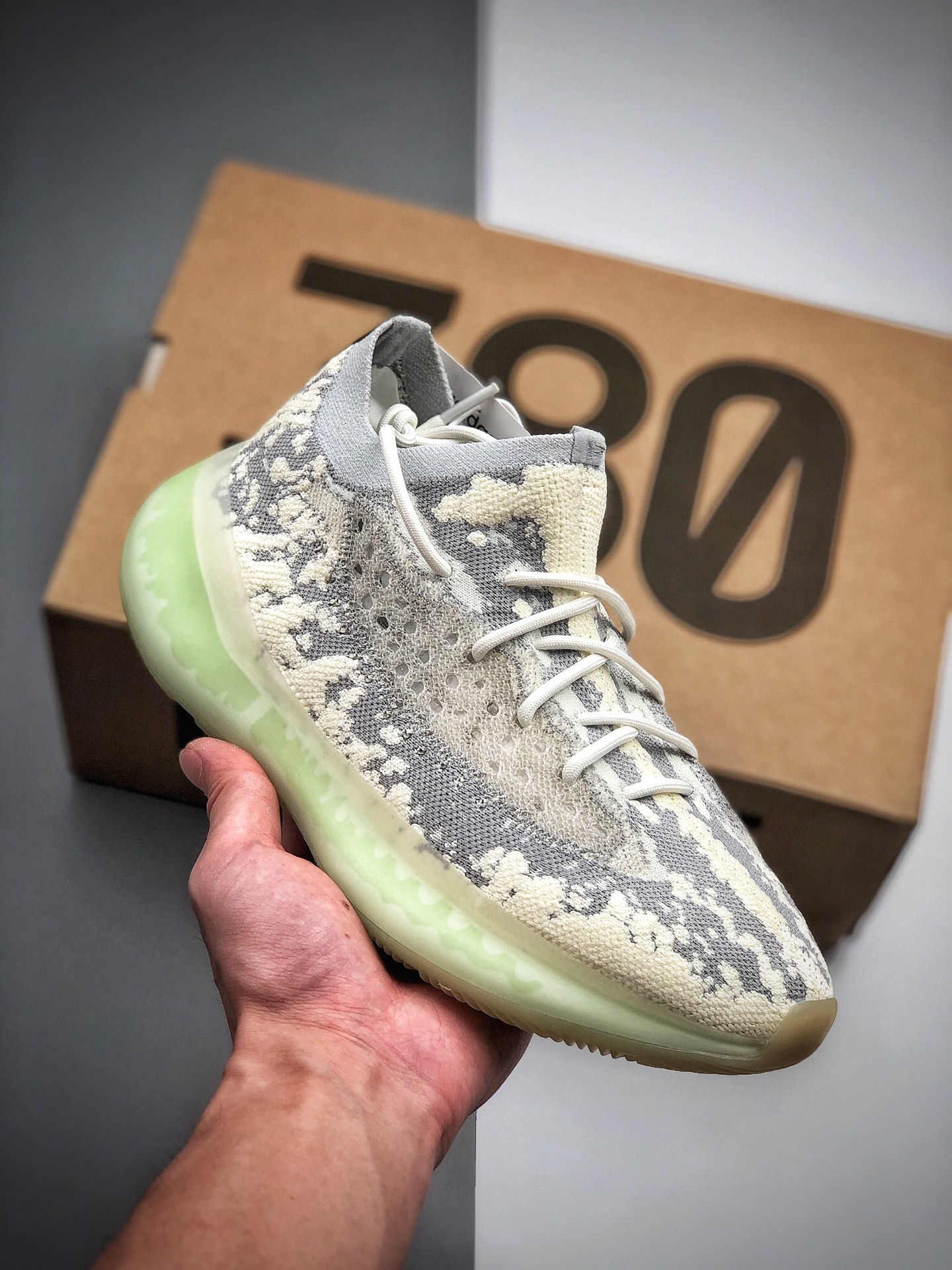 180 Adidas Yeezy Boost 380 V3侃爷联名限定 椰子380